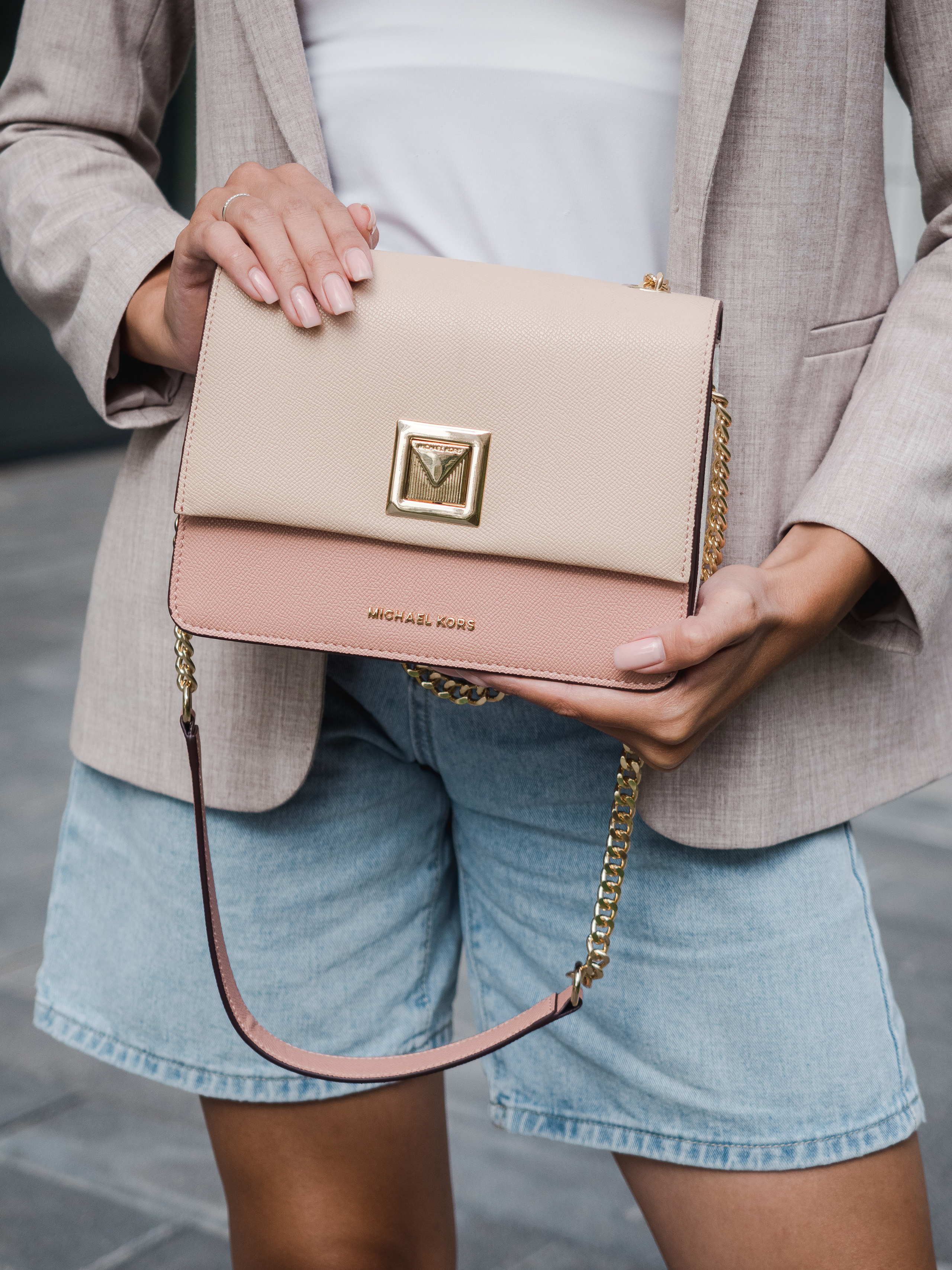 Маркет-плейсы — Bamong. Фотограф и видеограф Виктор Пати