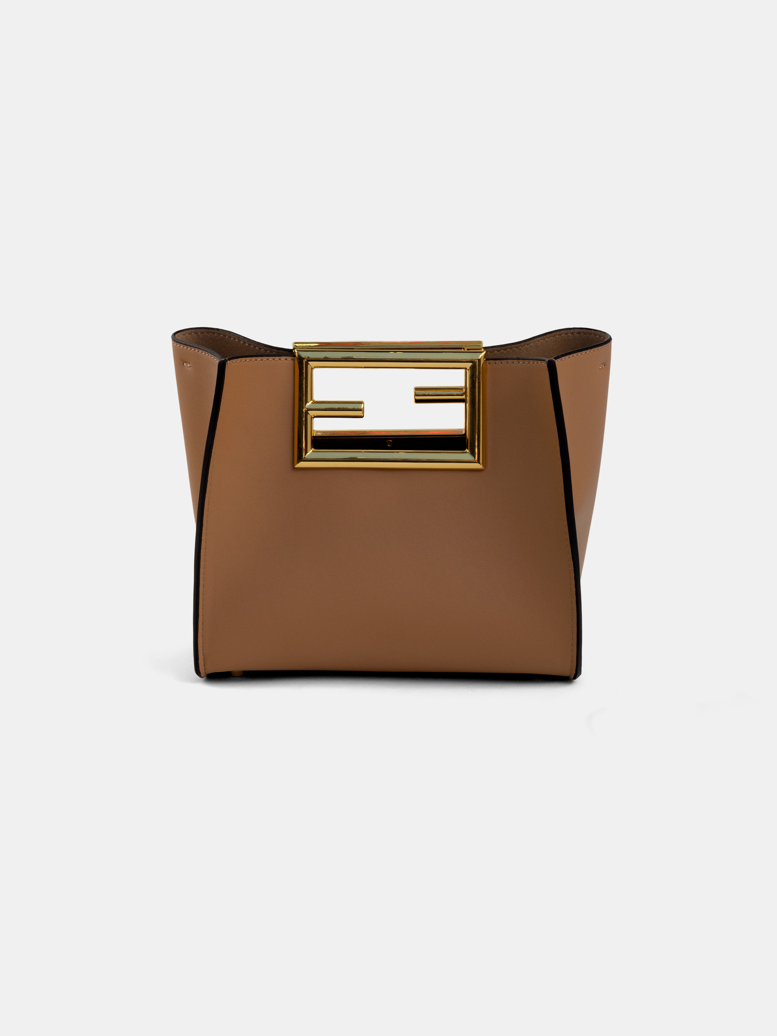 Каталог FENDI. Фотограф и видеограф Виктор Пати