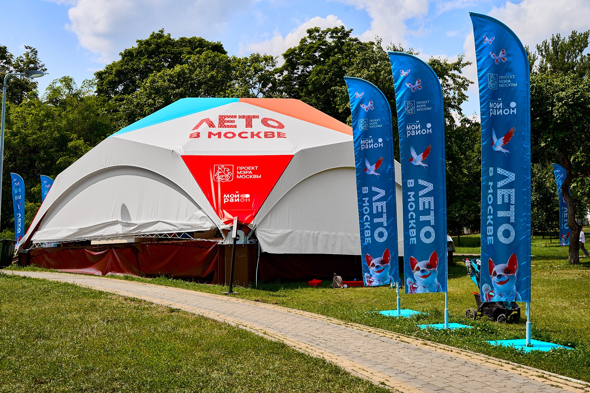 Лето в Москве: день России. Фотограф в Москве Анастасия Баева