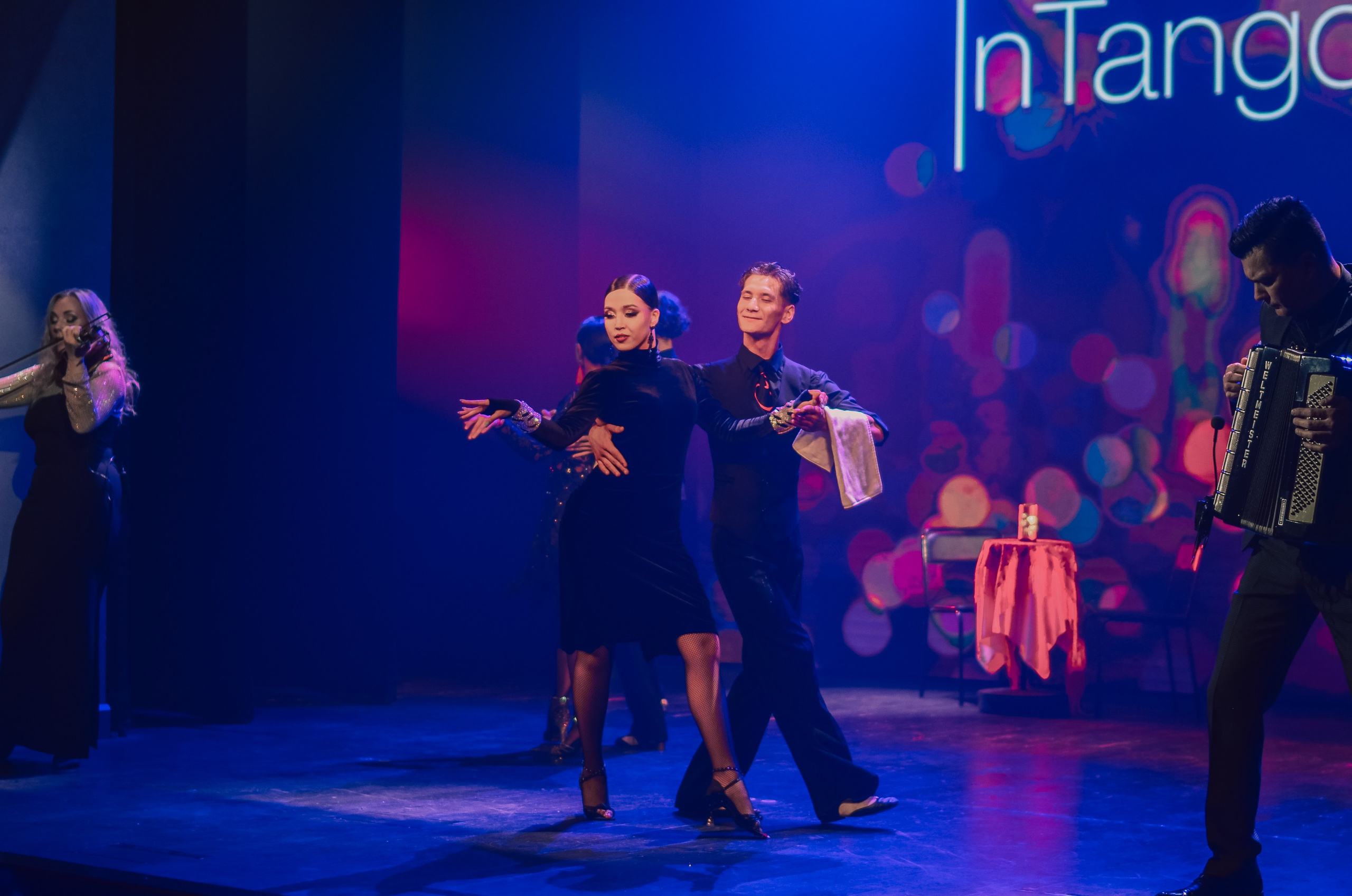 Фоторепортаж танцевального мероприятия. Денисова Аля — фотограф для парных съемок и индивидуальных историй в Барнауле