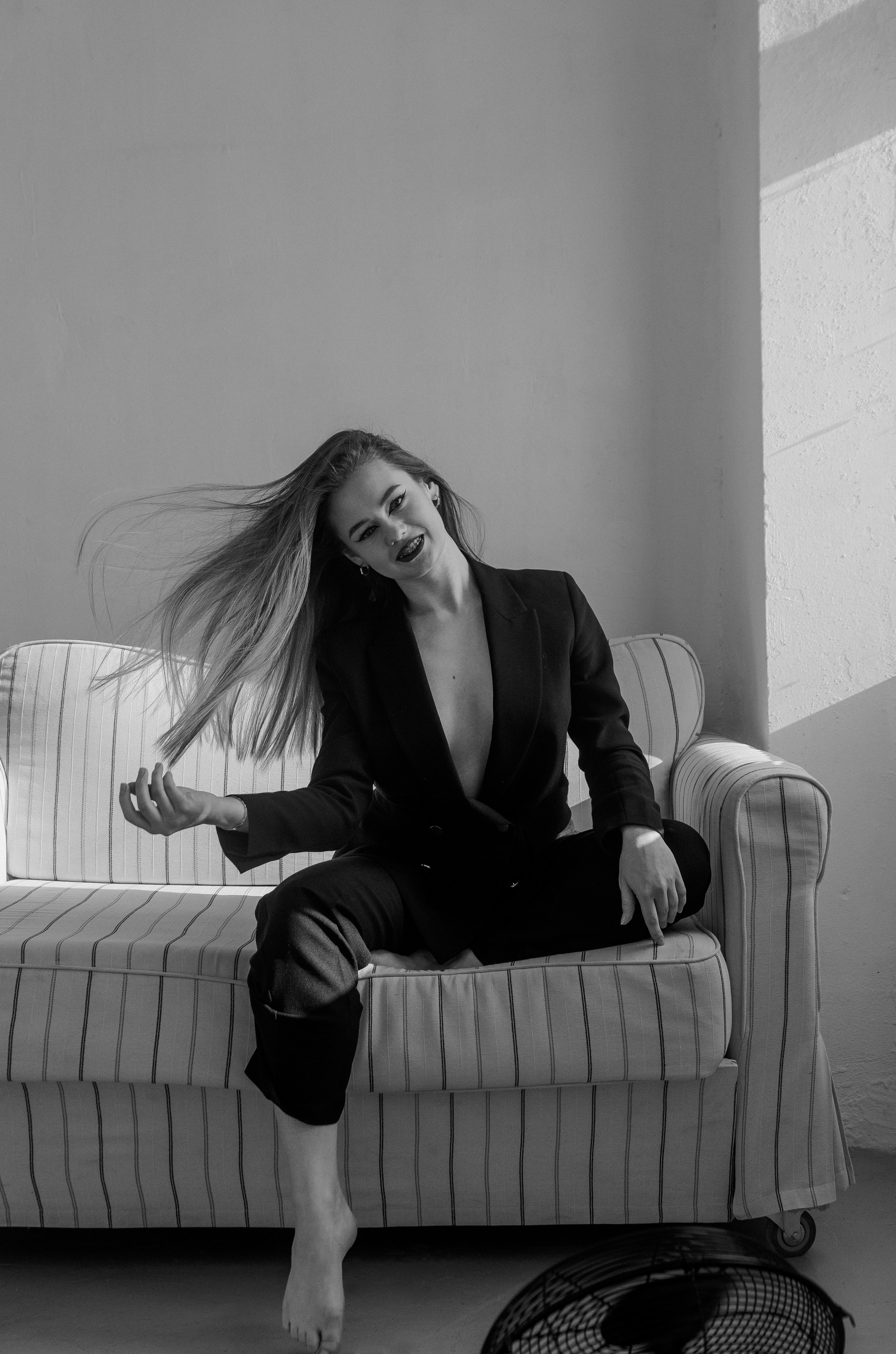 Женская фотосессия в стиле минимализм. Денисова Аля — фотограф для парных съемок и индивидуальных историй в Барнауле