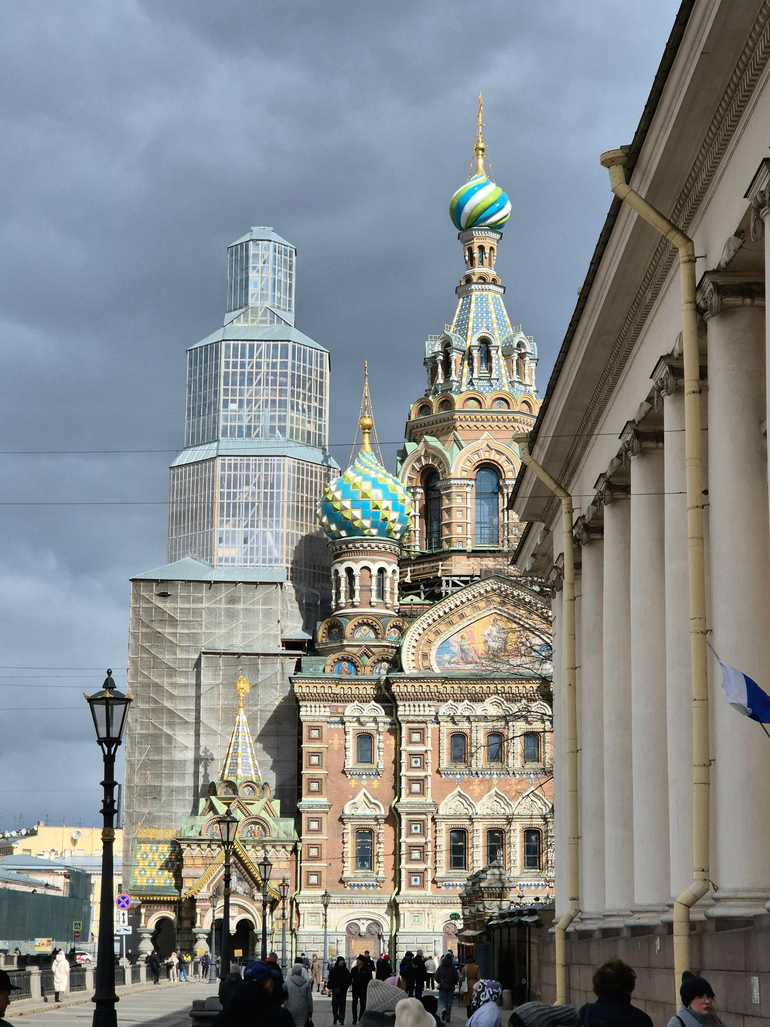 Выселились из отеля (и из 404 номера), сходили на выставку А лександра Дейнеки в Русском музее