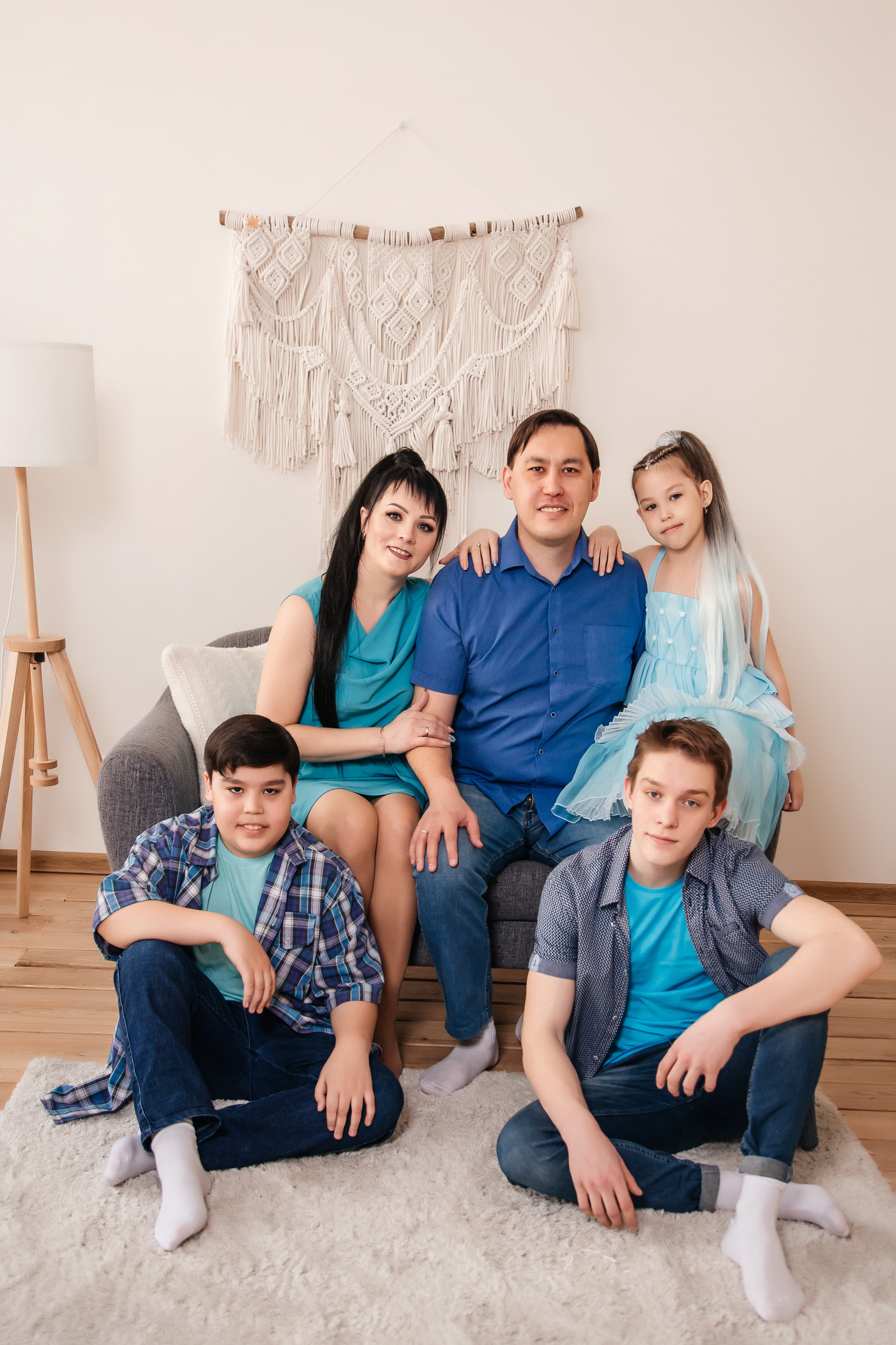 Семейная фотосессия в фотостудии Амаре. Свадебный и семейный фотограф в Новосибирске Ирина Дорошкова