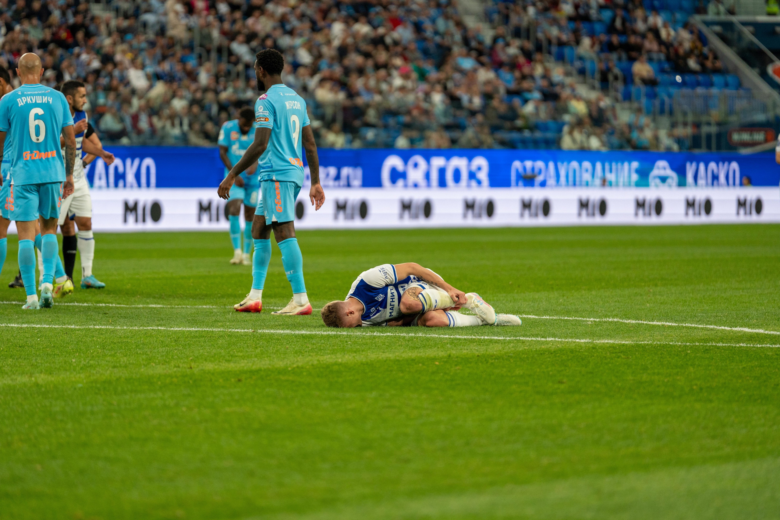 Кадр матча Зенит—Динамо на Газпром Арене, спортивный фотограф Санкт-Петербург