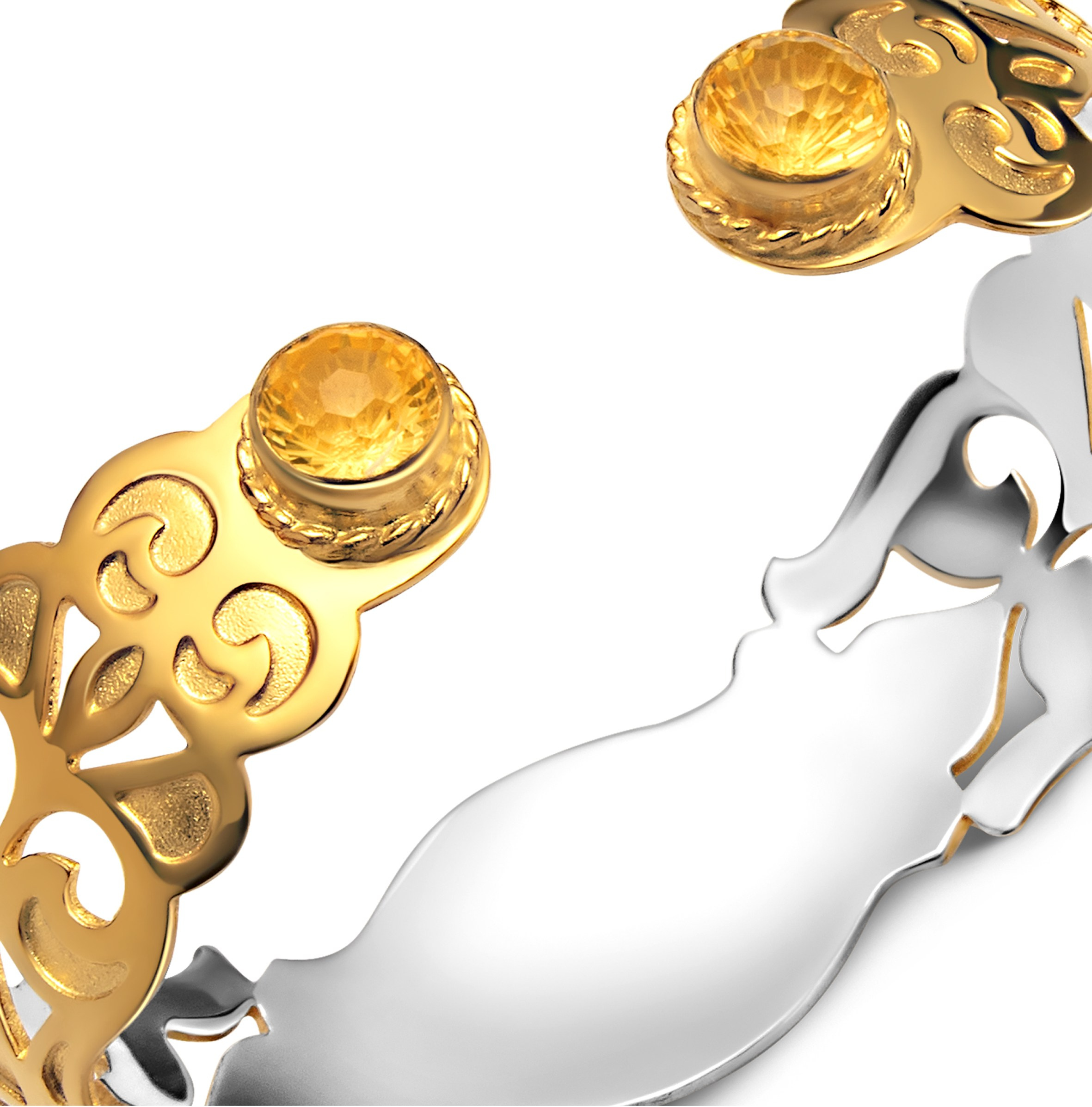 Каталожная фотосъёмка в Алматы золотистых деталей браслета с цитринами, макросъёмка с акцентом на огранку камней, для рекламных материалов.