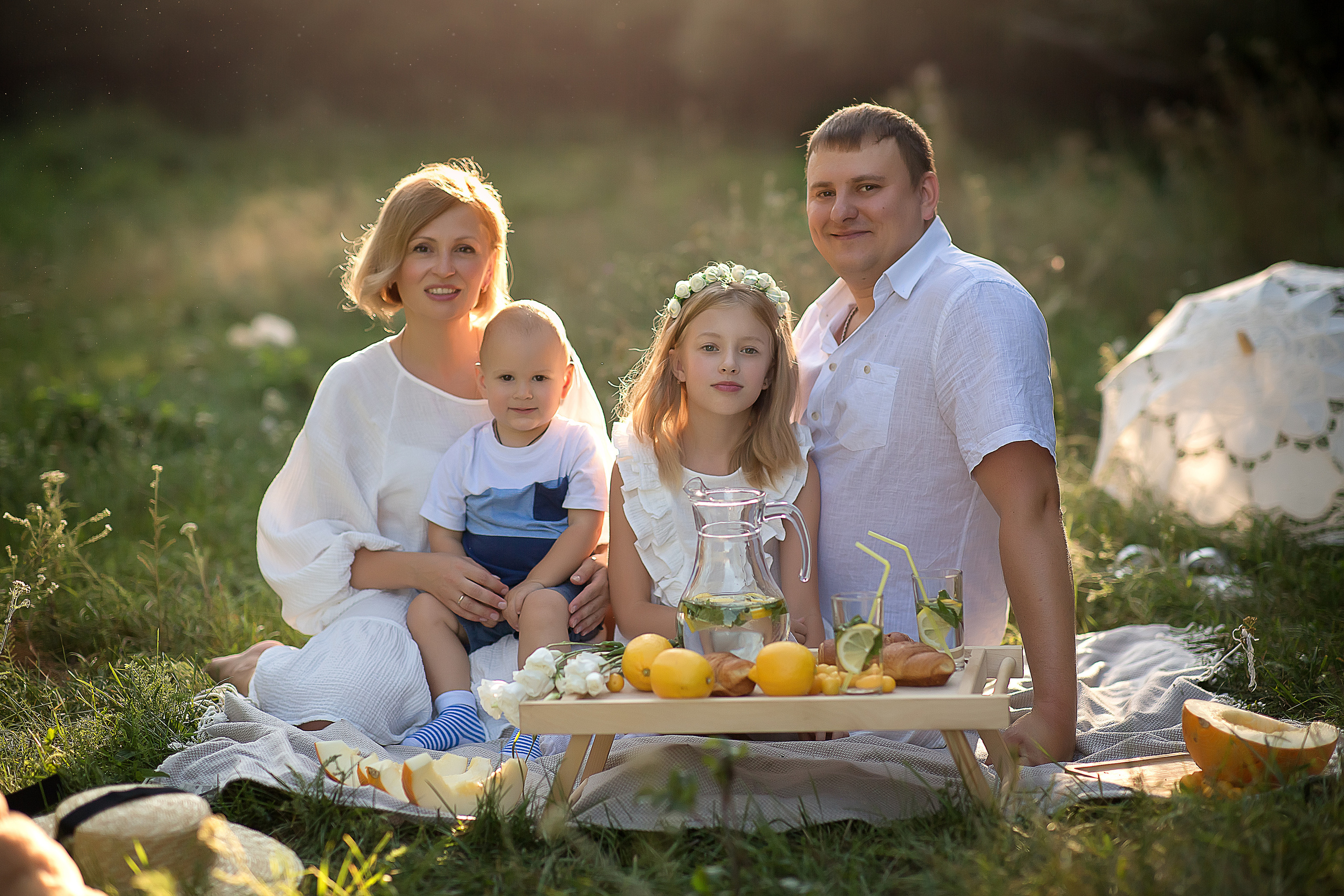 Семейная прогулка. Фотограф на крещение и венчание