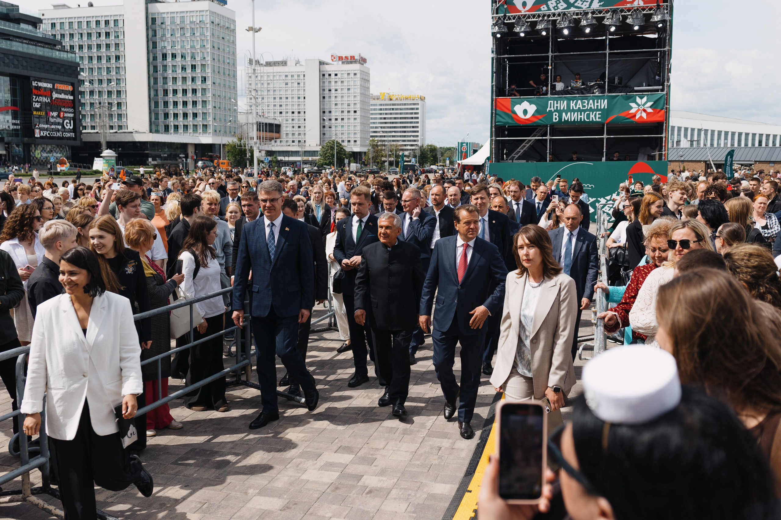 Минск. Портретный и репортажный фотограф в Казани Максим Сипачев