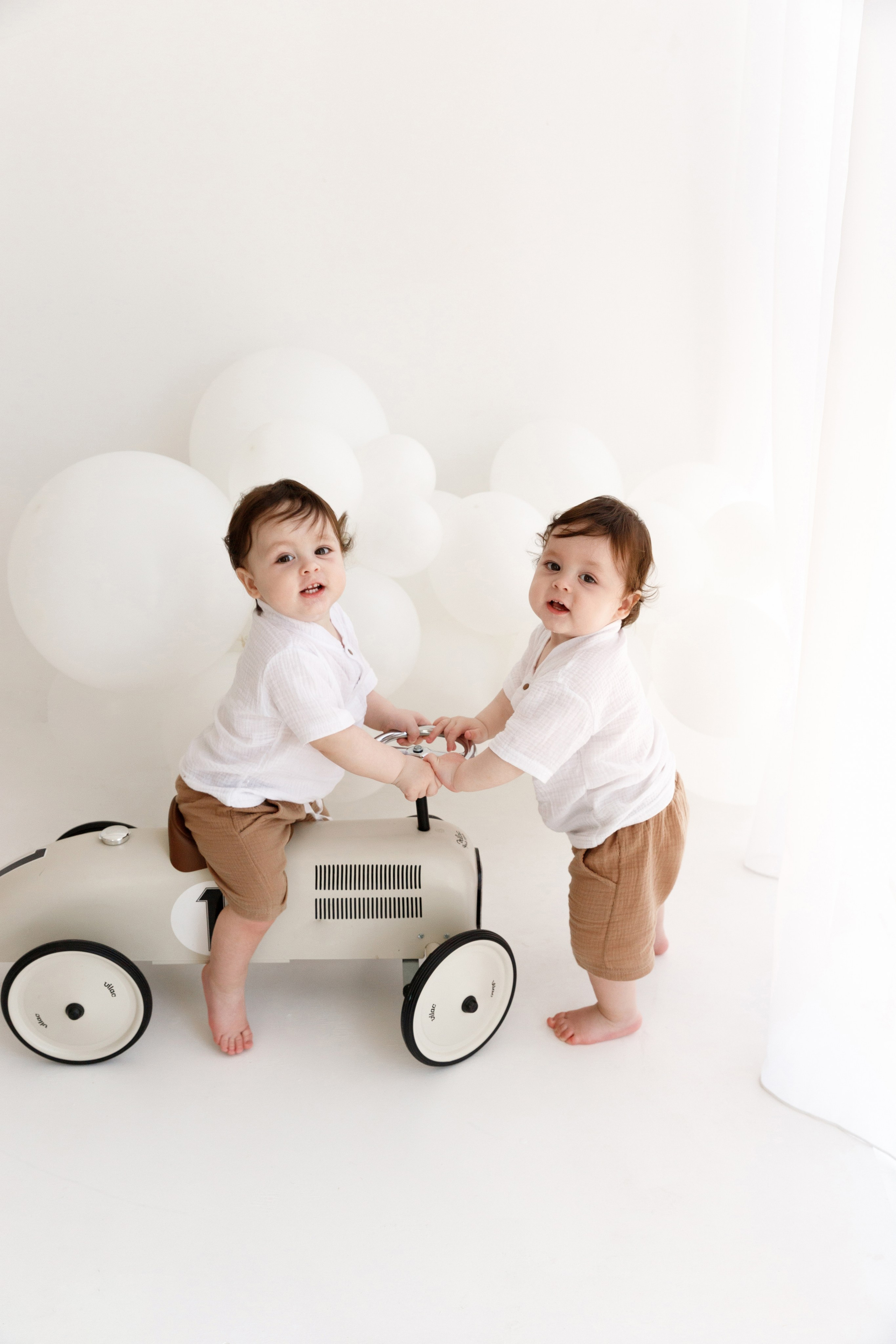 Близнецы Артём и Артур. Фотограф новорожденных Славянск-на-Кубани Куцевольская Екатерина