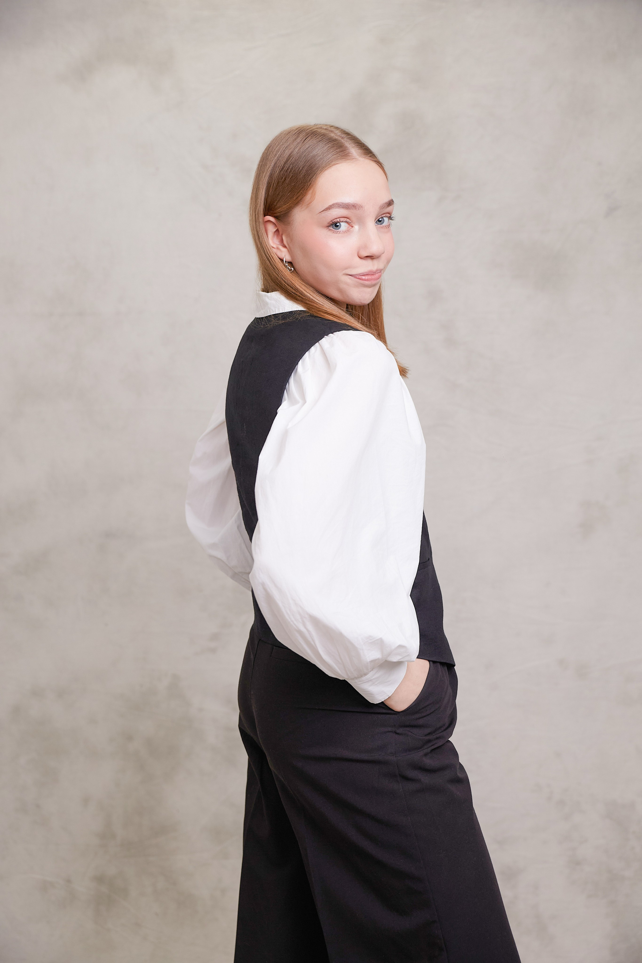 Стильный выпускной школьный альбом 9 и 11 класс «Классика» Тюмень. Выпускные альбомы в Тюмени для школ, садов, вузов спортивных секций