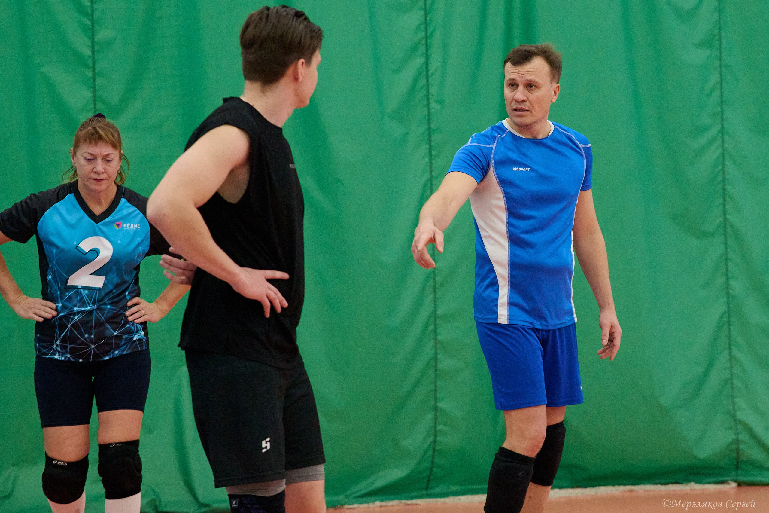 Новогодний волейбольный турнир. Ижевск. 16.12.23. Спортивный репортажный фотограф в Ижевске Сергей Мерзляков