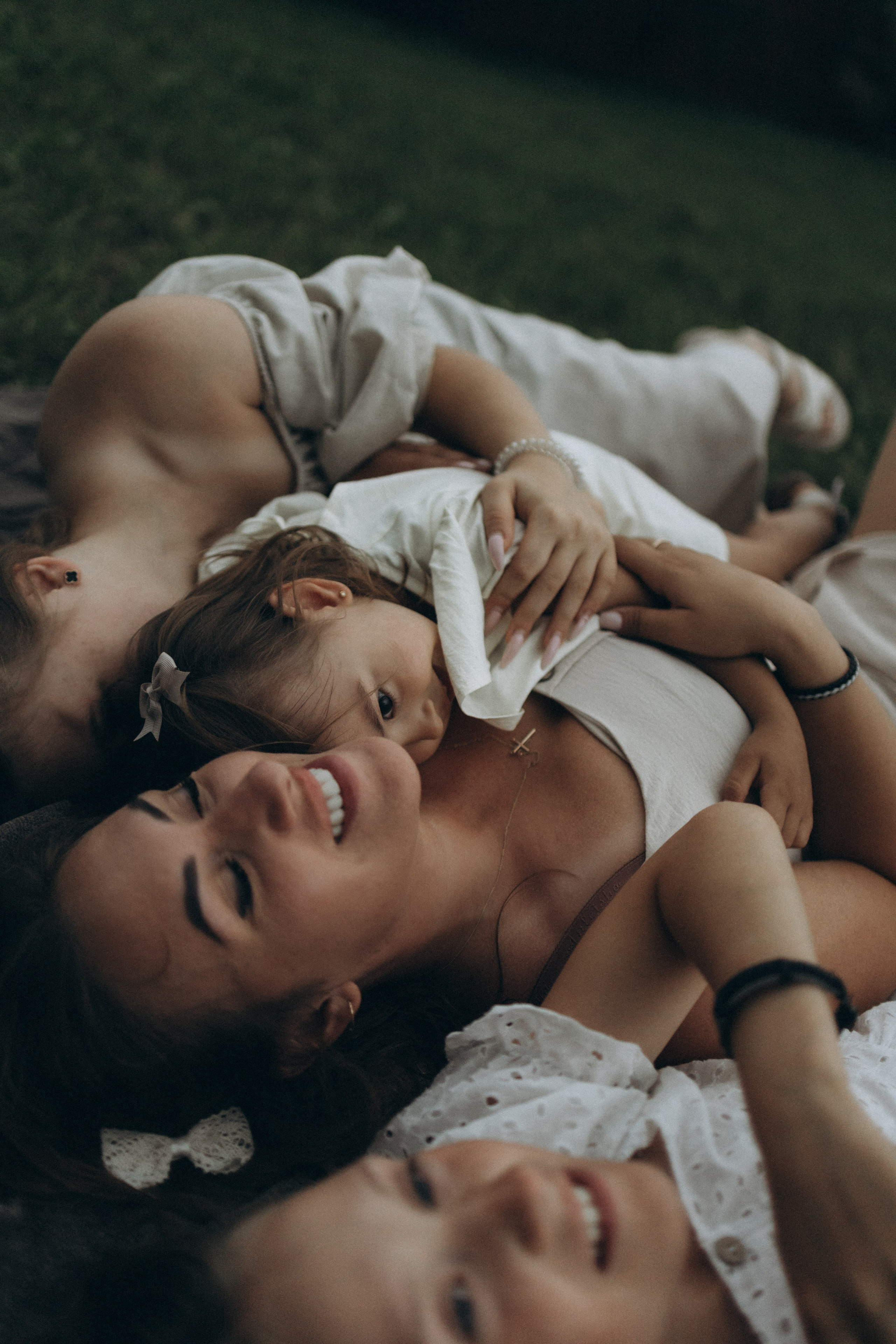 Ксения с дочками. Фотограф женского портрета и семейных историй в жанре life в Нижнем Новгороде Елена Матросова