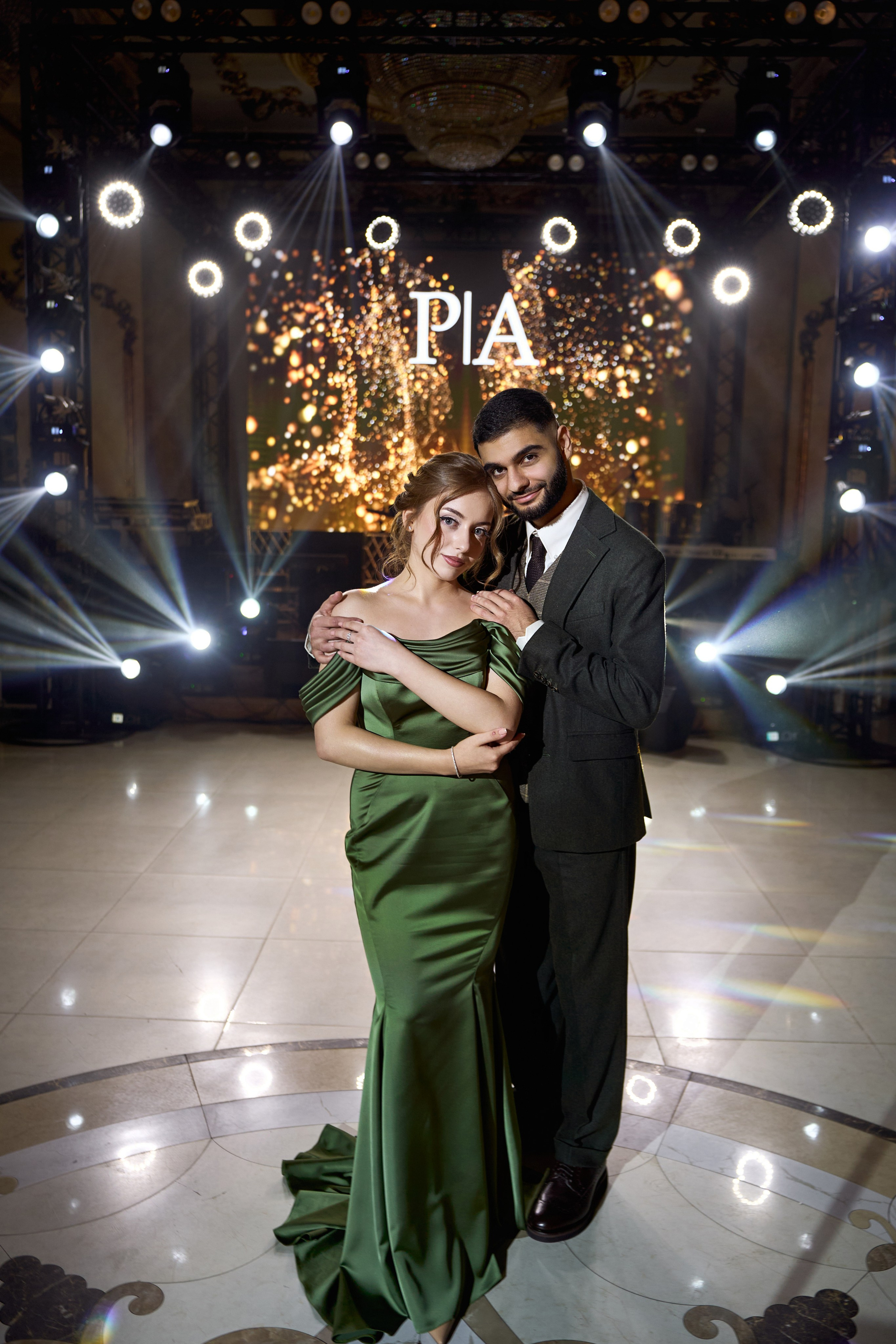 Красивое и чувственное сватовство Рафаэля & Алины в GOLDEN PALACE от ТВИНС СТУДИО. ТВИНС СТУДИО — лучшие свадебные фотографы и видеографы в Краснодаре