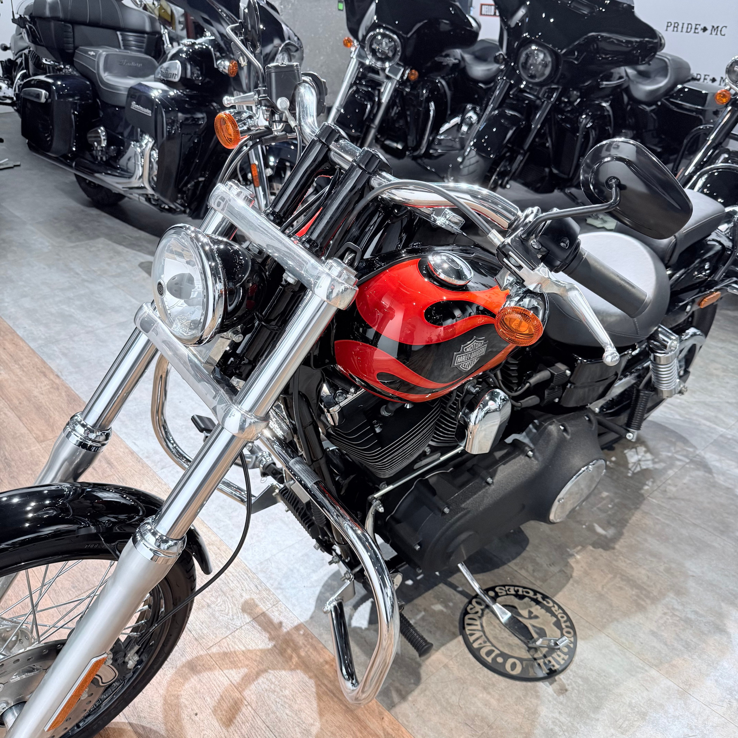 Купить Harley-Davidson 2012 DYNA Wide Glide 96 Blасk (Softail/Dyna) — подробнее на сайте. Hello Davidson, Москва. Только хорошие мотоц