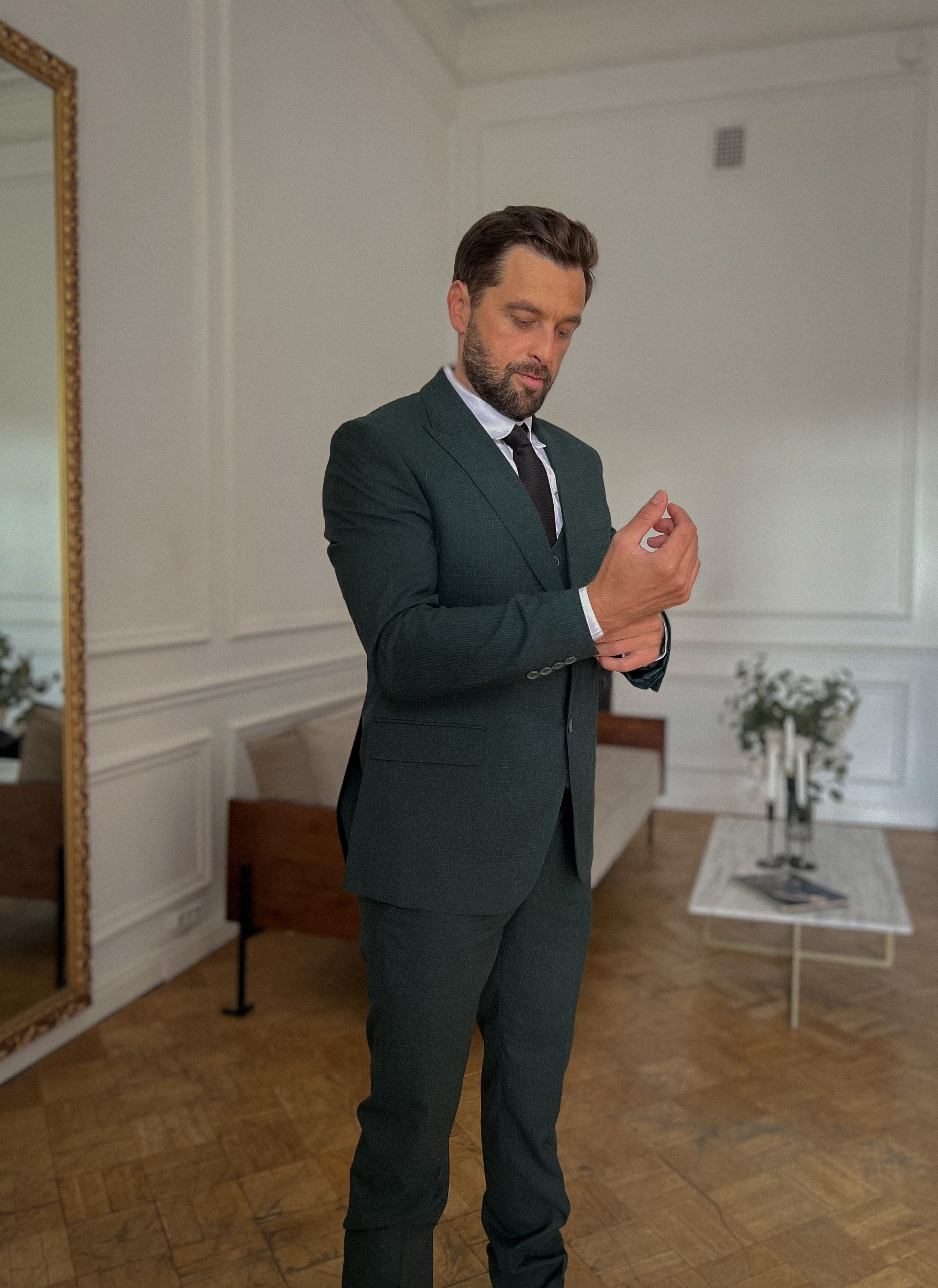 Сергей, 175 см, 48-50 р-р. KED Production — продакшн из СПб. Создаём фото, видео и контент, который помогает брендам и селлерам продавать больше