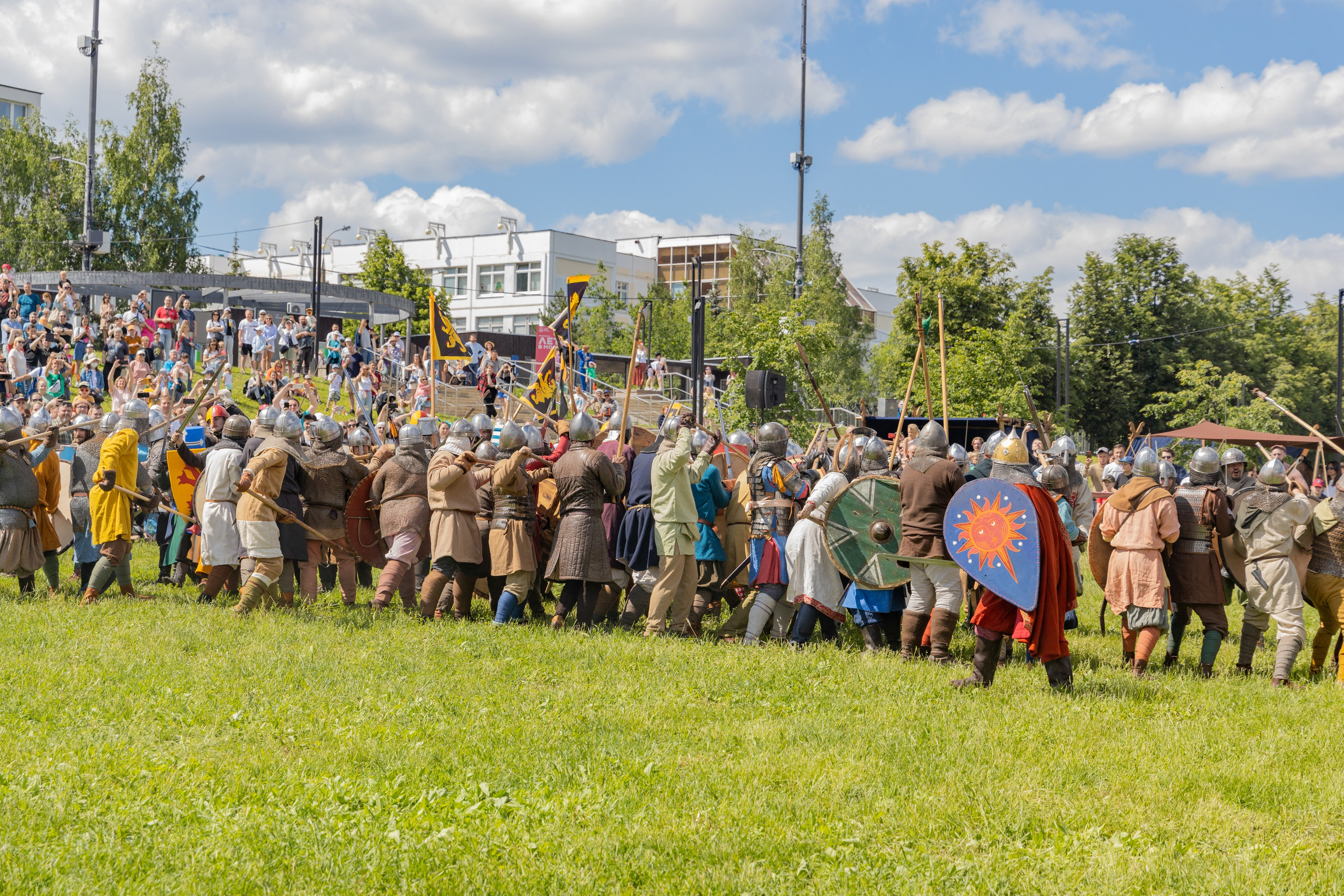 Земля Легенд: Солнце и медведь Фест. Репортажный, семейный и студийный фотограф в Москве Демин Алексей
