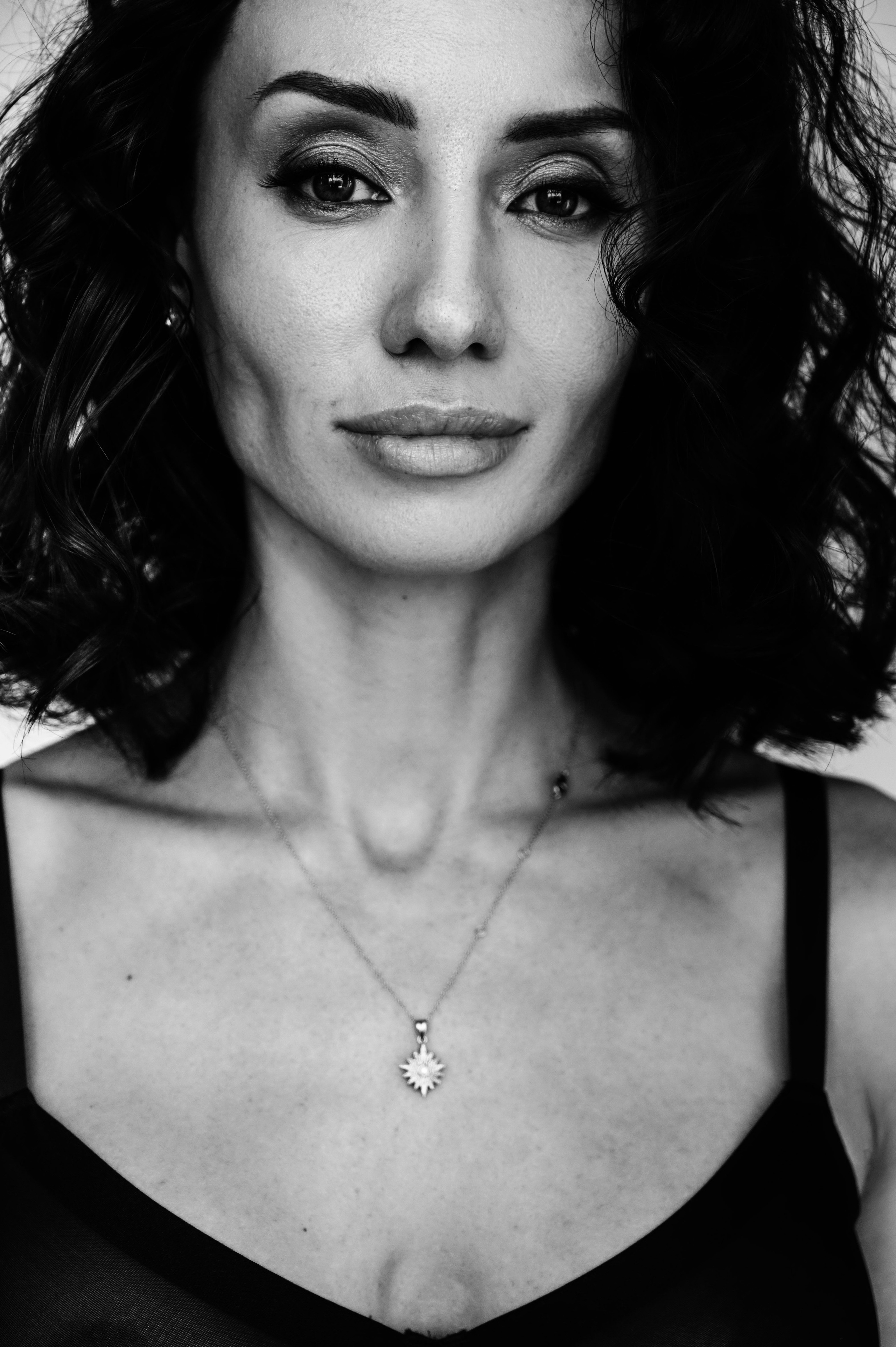 Наташа. Профессиональный фотограф беременности в СПБ. Стильные фотосессии беременности в стиле минимализм и классическая фотография