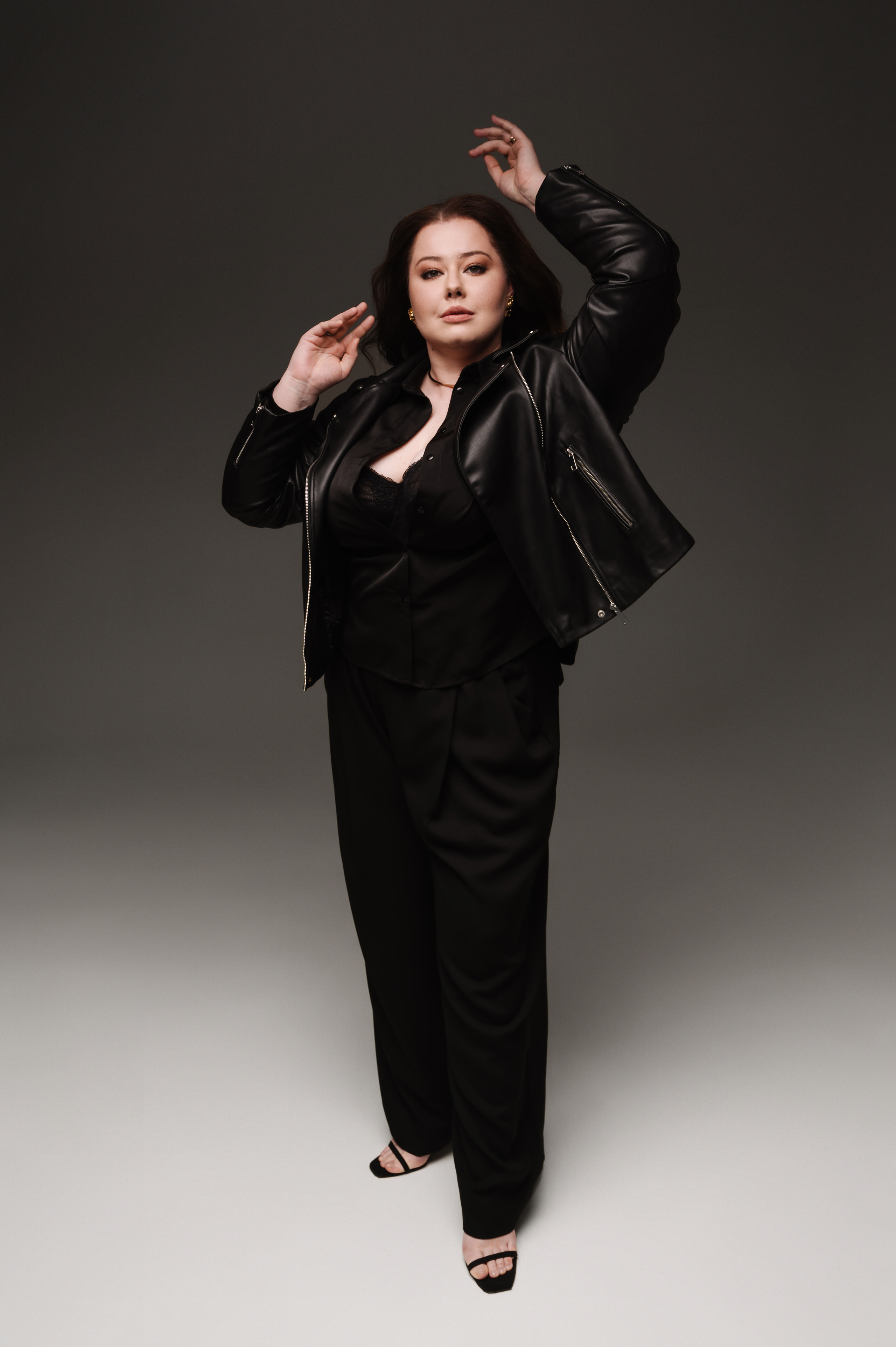 Лиана. Профессиональный фотограф беременности в СПБ. Стильные фотосессии беременности в стиле минимализм и классическая фотография