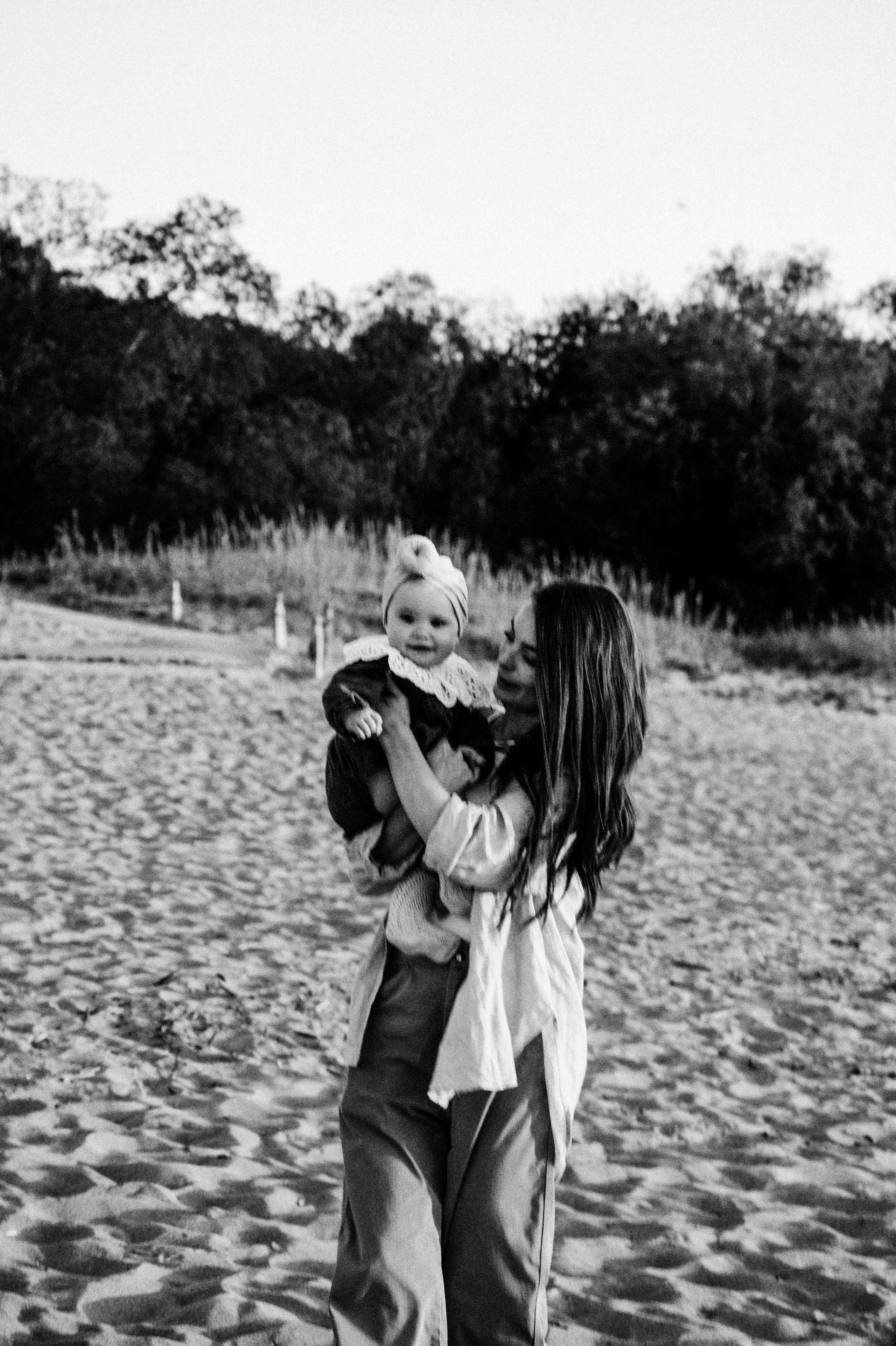 Ира, Игорь и Полина. Профессиональный фотограф беременности в СПБ. Стильные фотосессии беременности в стиле минимализм и классическая фотография