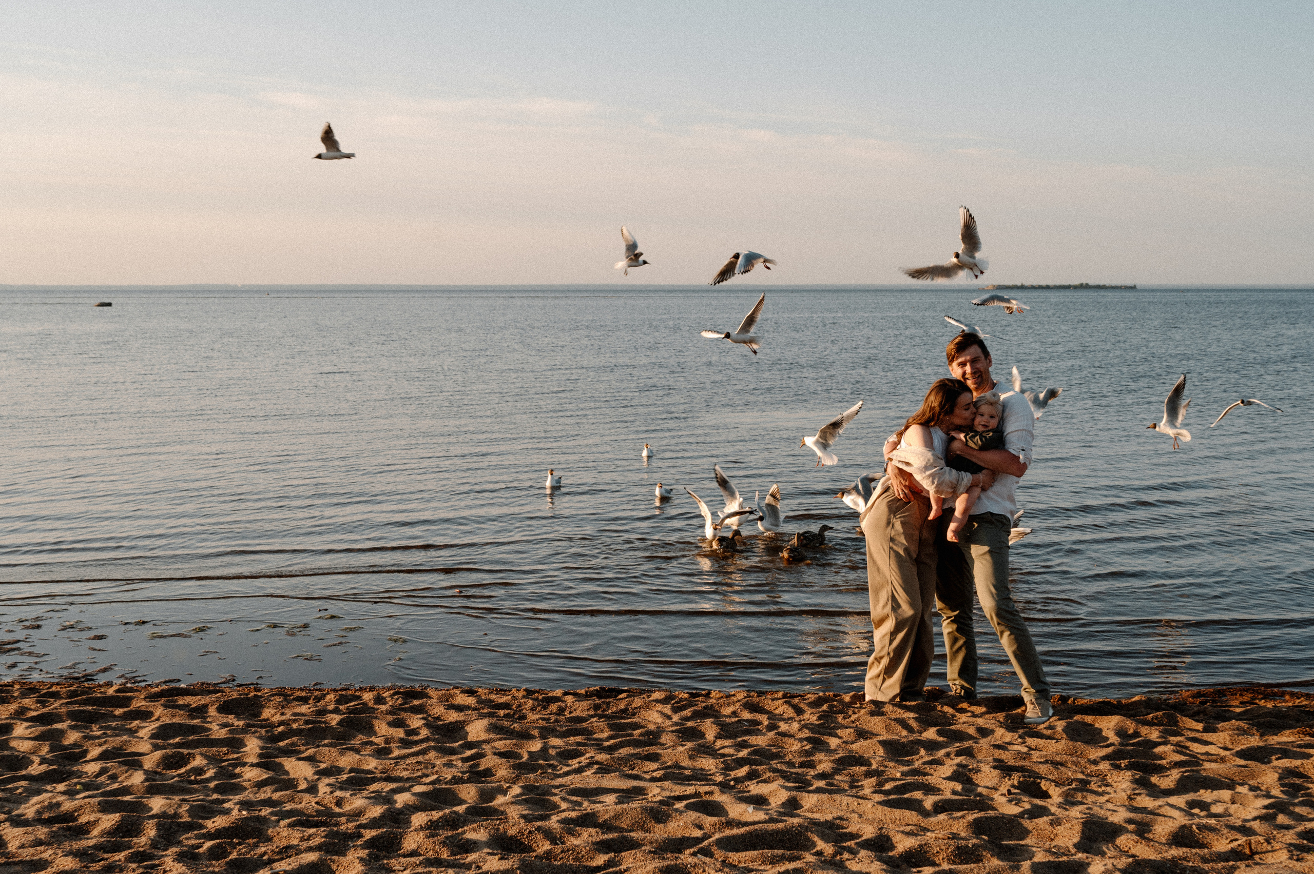 Ира, Игорь и Полина. Профессиональный фотограф беременности в СПБ. Стильные фотосессии беременности в стиле минимализм и классическая фотография