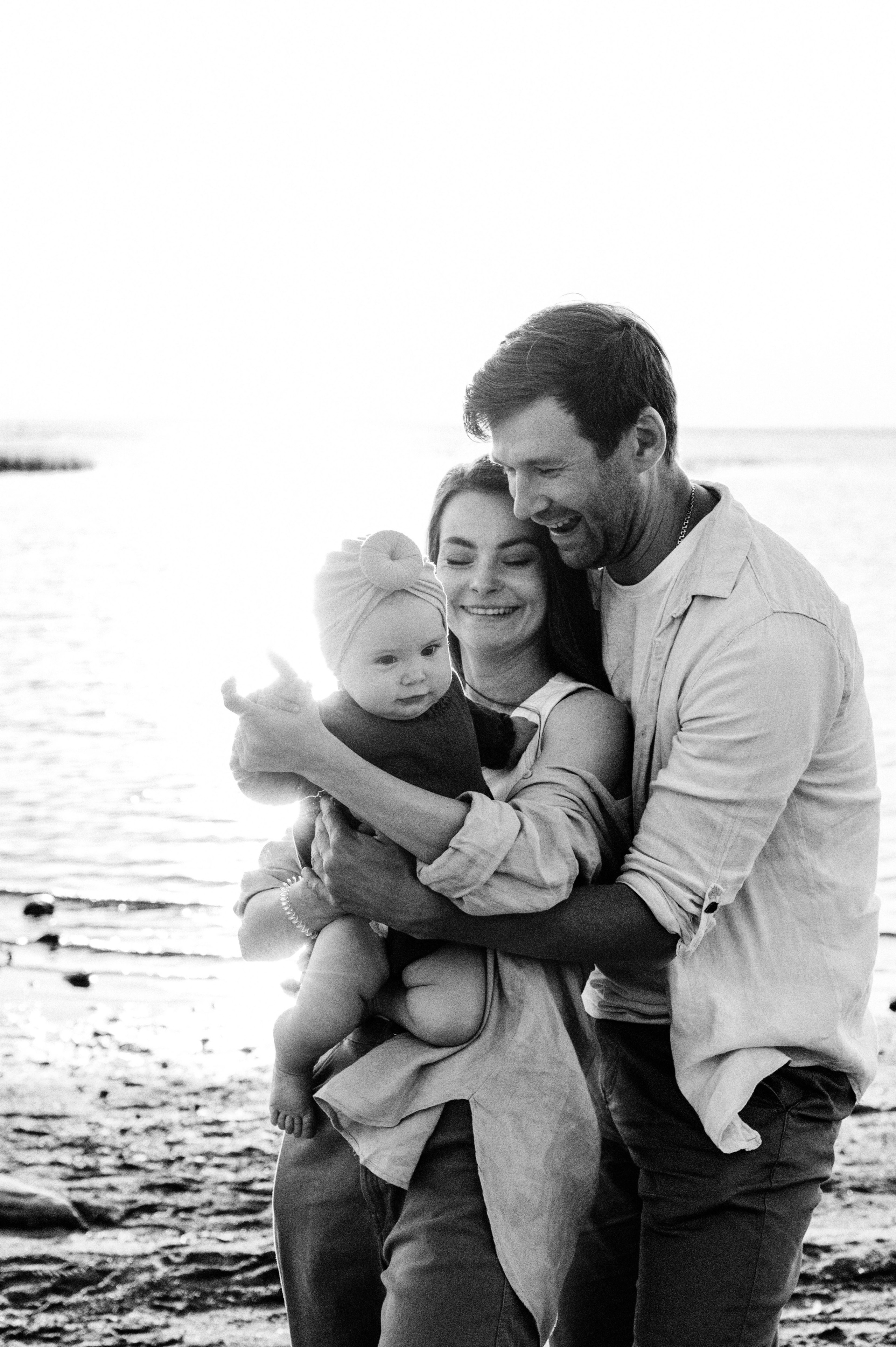 Ира, Игорь и Полина. Профессиональный фотограф беременности в СПБ. Стильные фотосессии беременности в стиле минимализм и классическая фотография