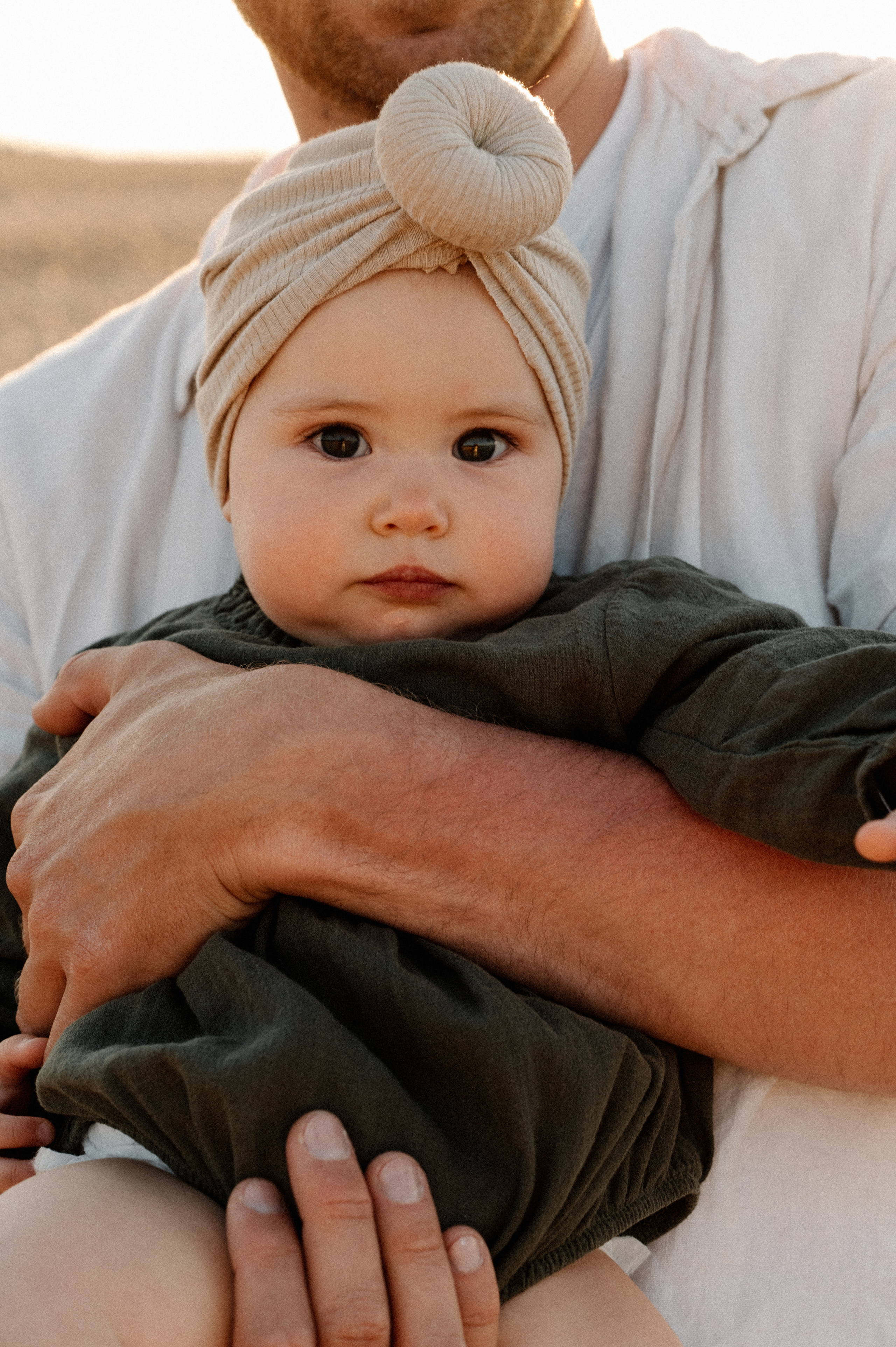 Ира, Игорь и Полина. Профессиональный фотограф беременности в СПБ. Стильные фотосессии беременности в стиле минимализм и классическая фотография