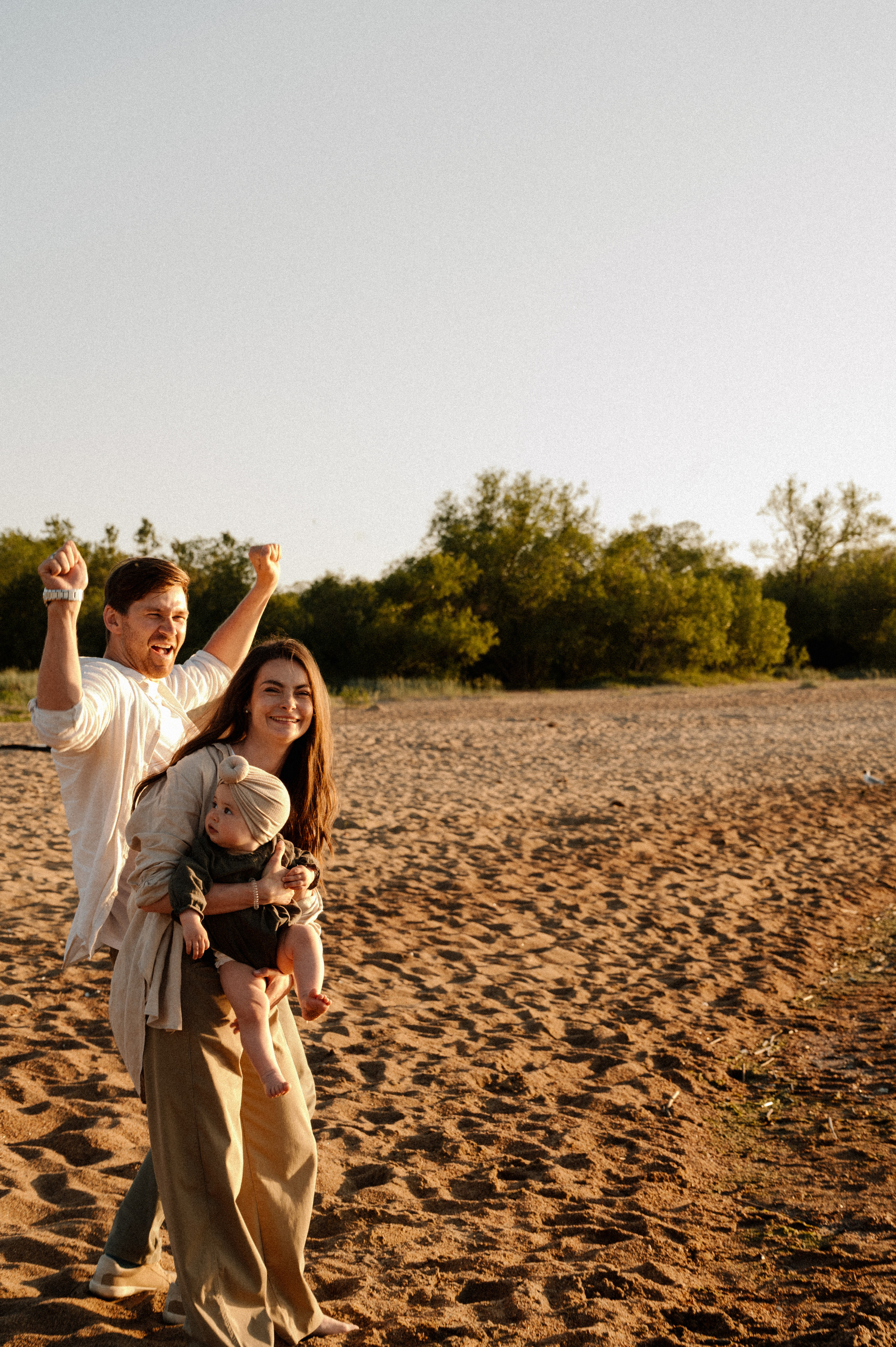 Ира, Игорь и Полина. Профессиональный фотограф беременности в СПБ. Стильные фотосессии беременности в стиле минимализм и классическая фотография