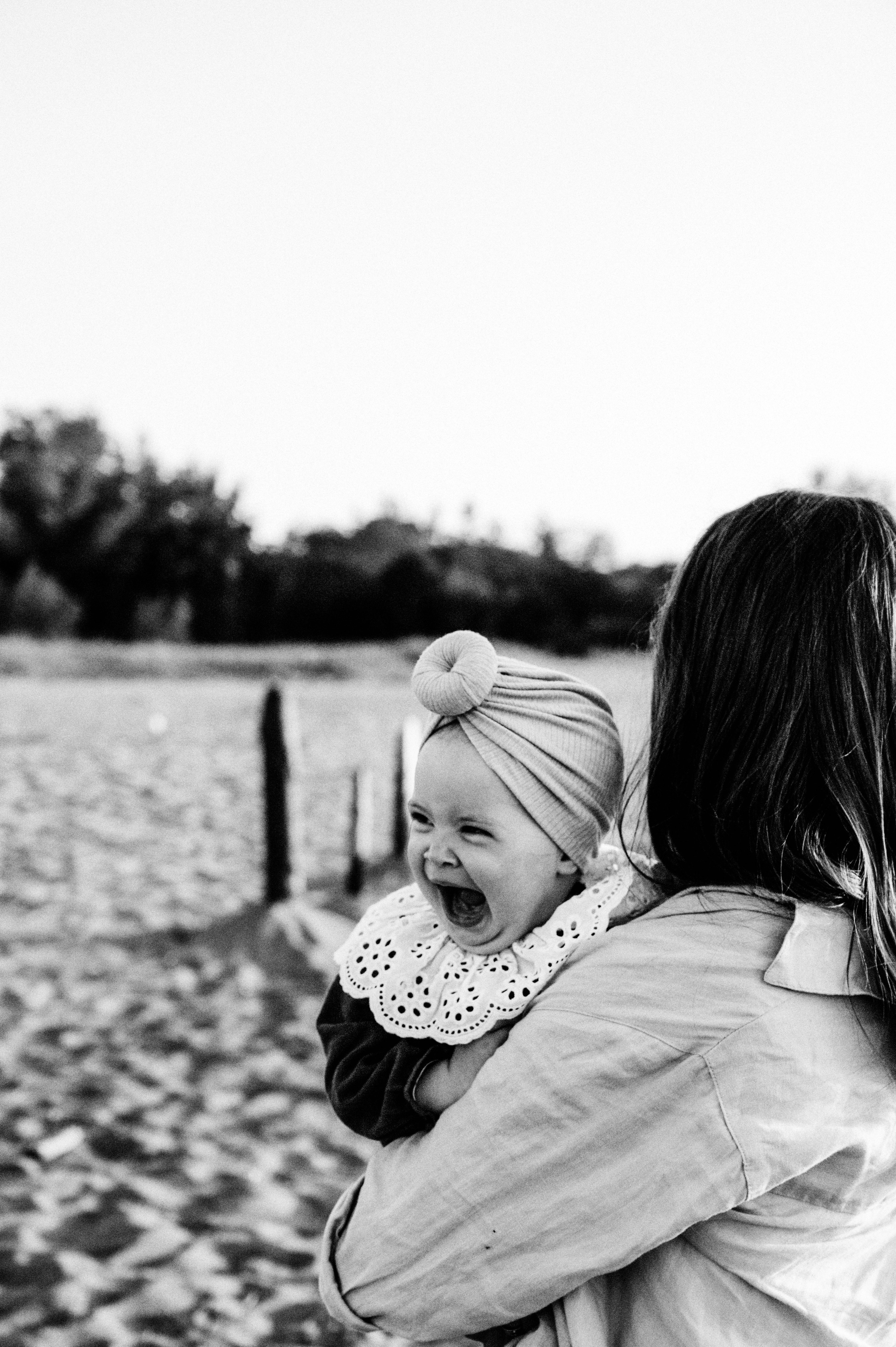 Ира, Игорь и Полина. Профессиональный фотограф беременности в СПБ. Стильные фотосессии беременности в стиле минимализм и классическая фотография