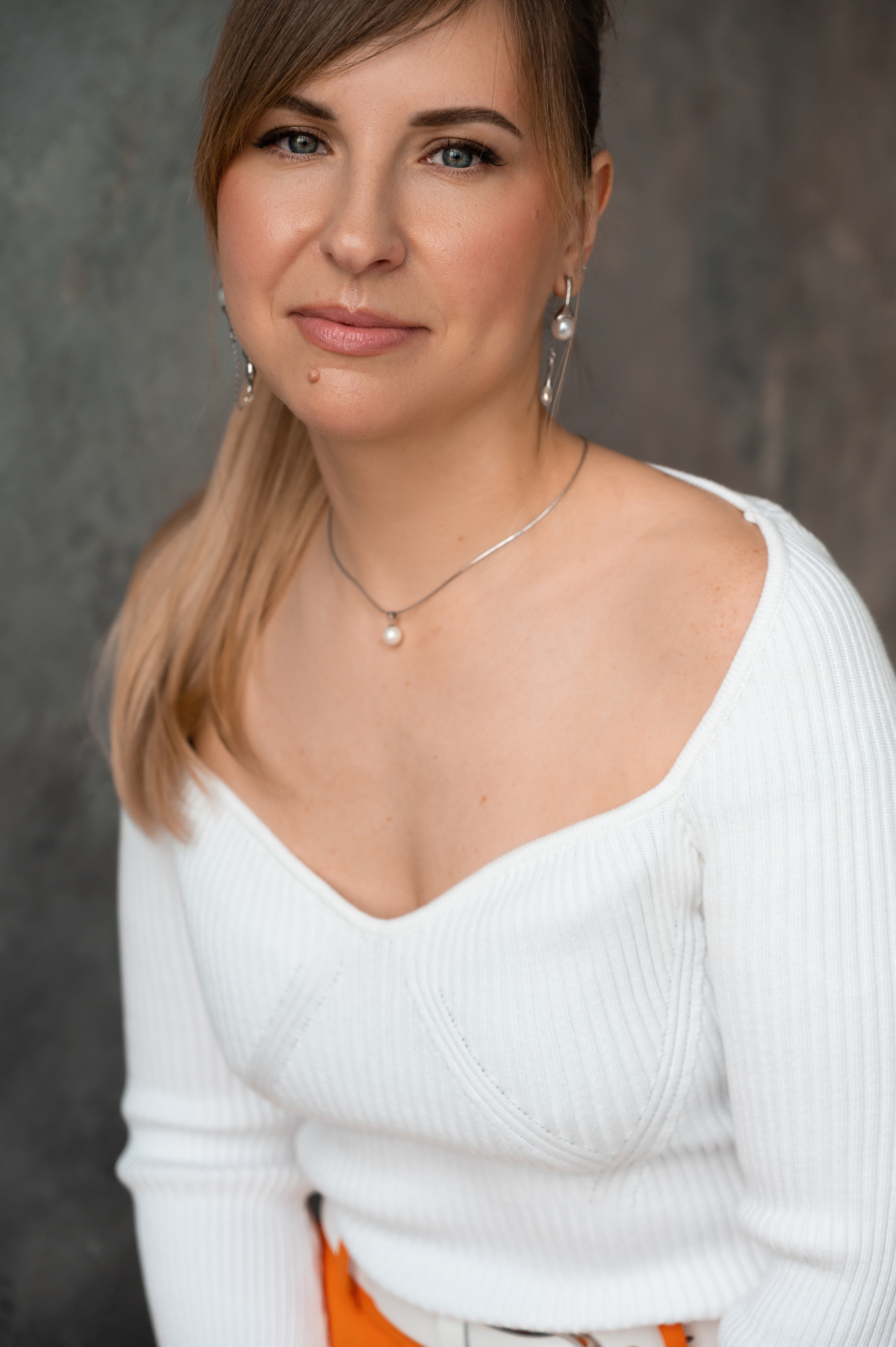 Татьяна. Профессиональный фотограф беременности в СПБ. Стильные фотосессии беременности в стиле минимализм и классическая фотография