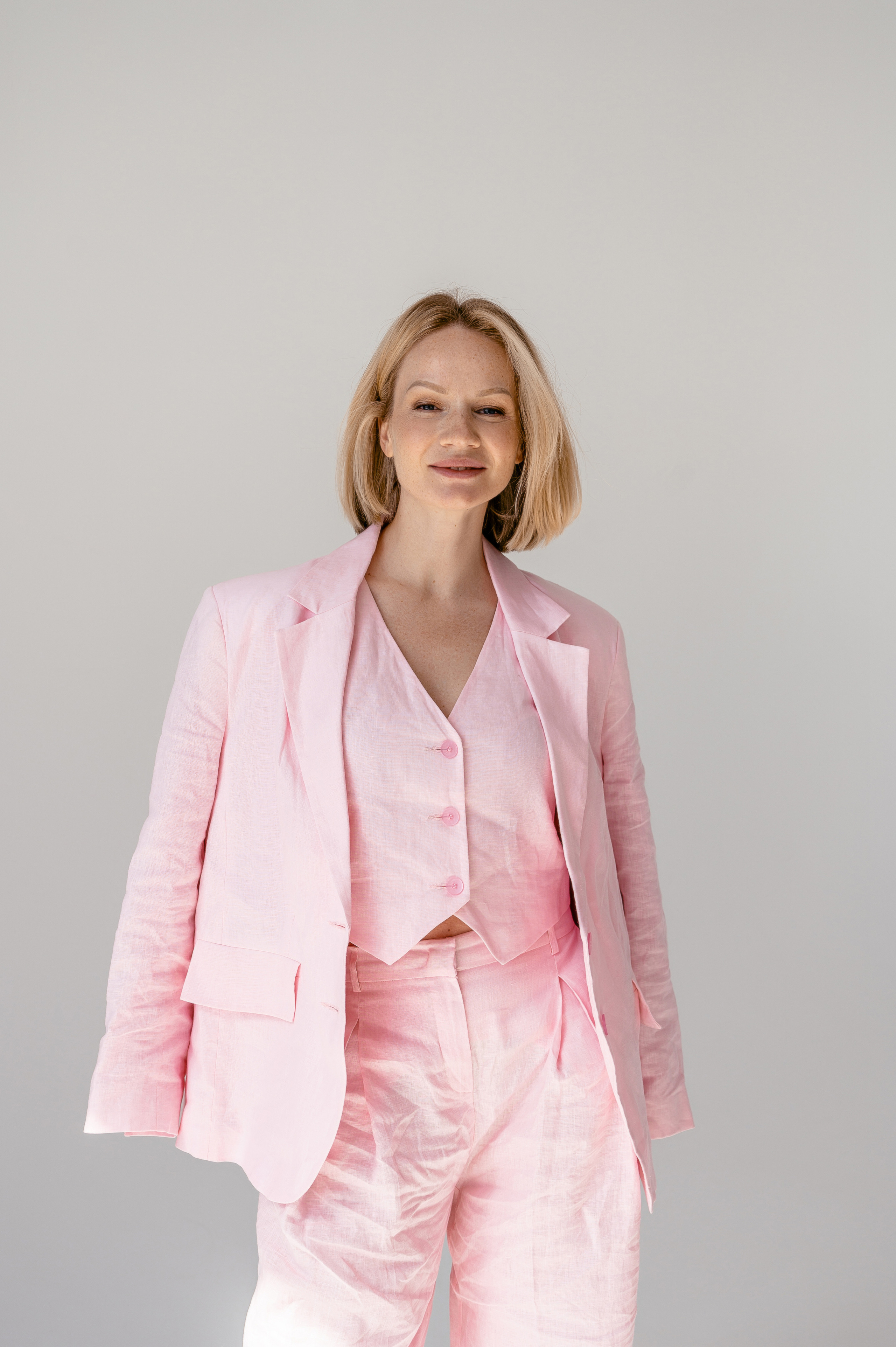 Олеся. Профессиональный фотограф беременности в СПБ. Стильные фотосессии беременности в стиле минимализм и классическая фотография