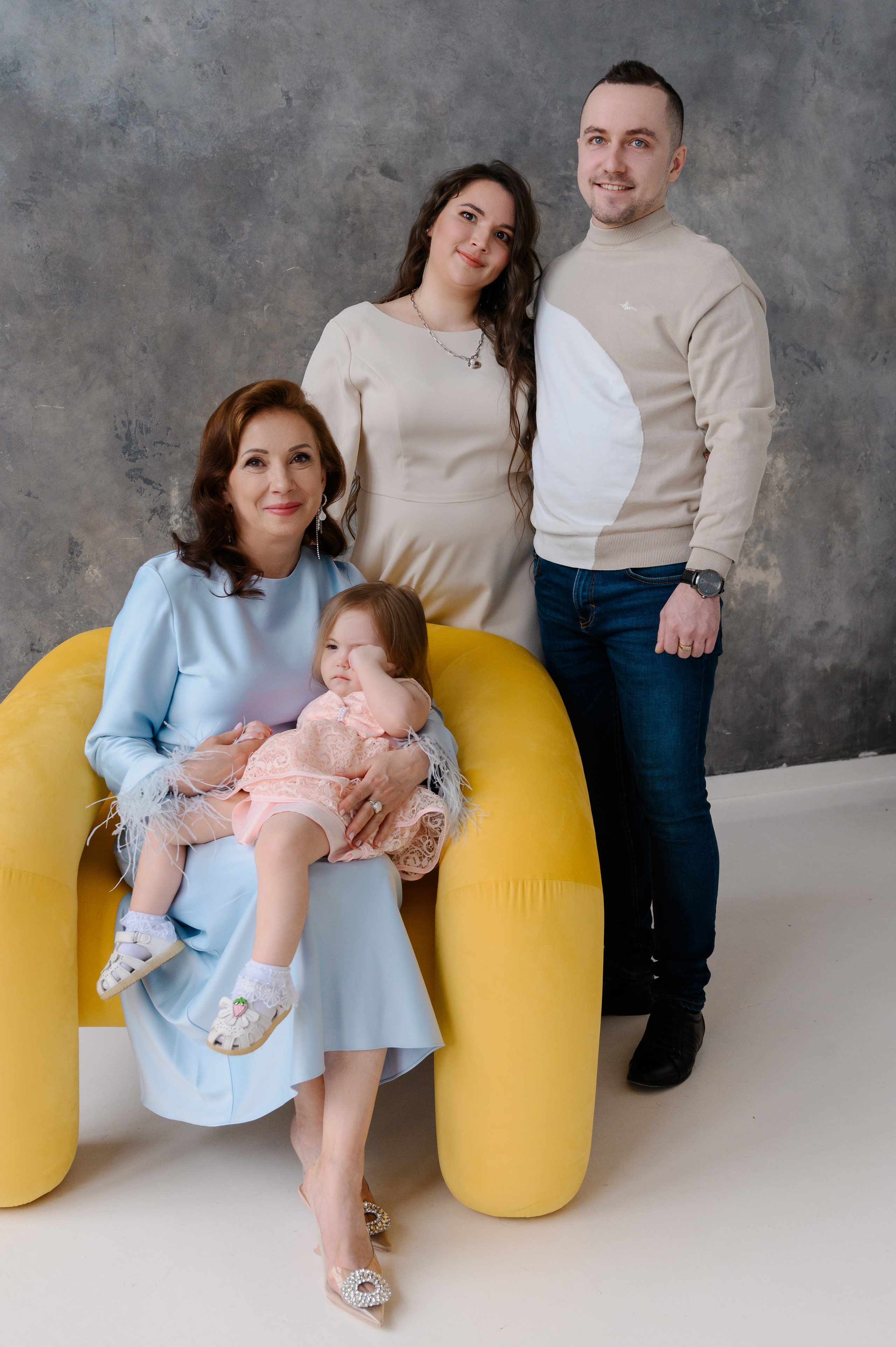 Ксения. Профессиональный фотограф беременности в СПБ. Стильные фотосессии беременности в стиле минимализм и классическая фотография