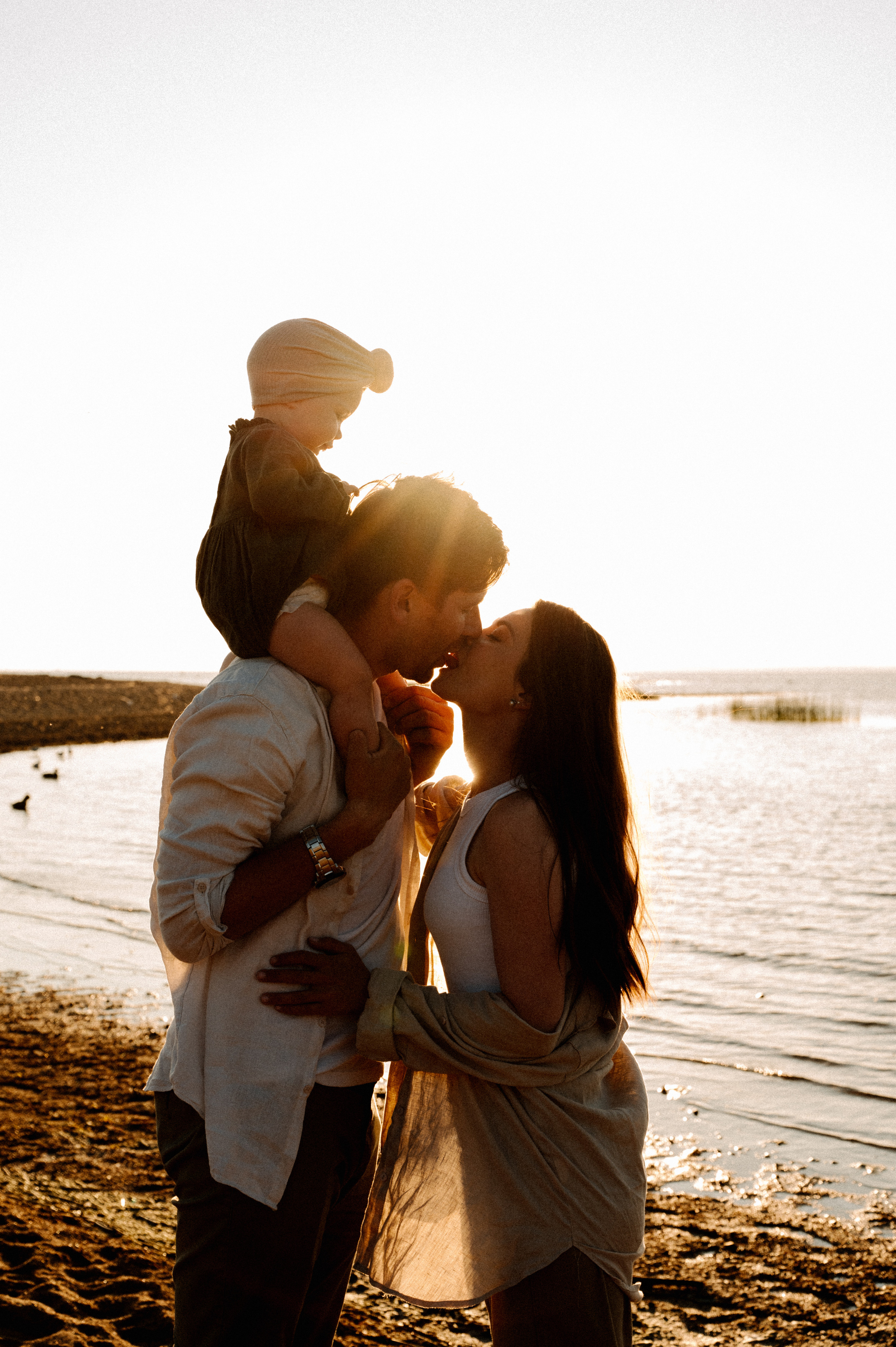 Ира, Игорь и Полина. Профессиональный фотограф беременности в СПБ. Стильные фотосессии беременности в стиле минимализм и классическая фотография