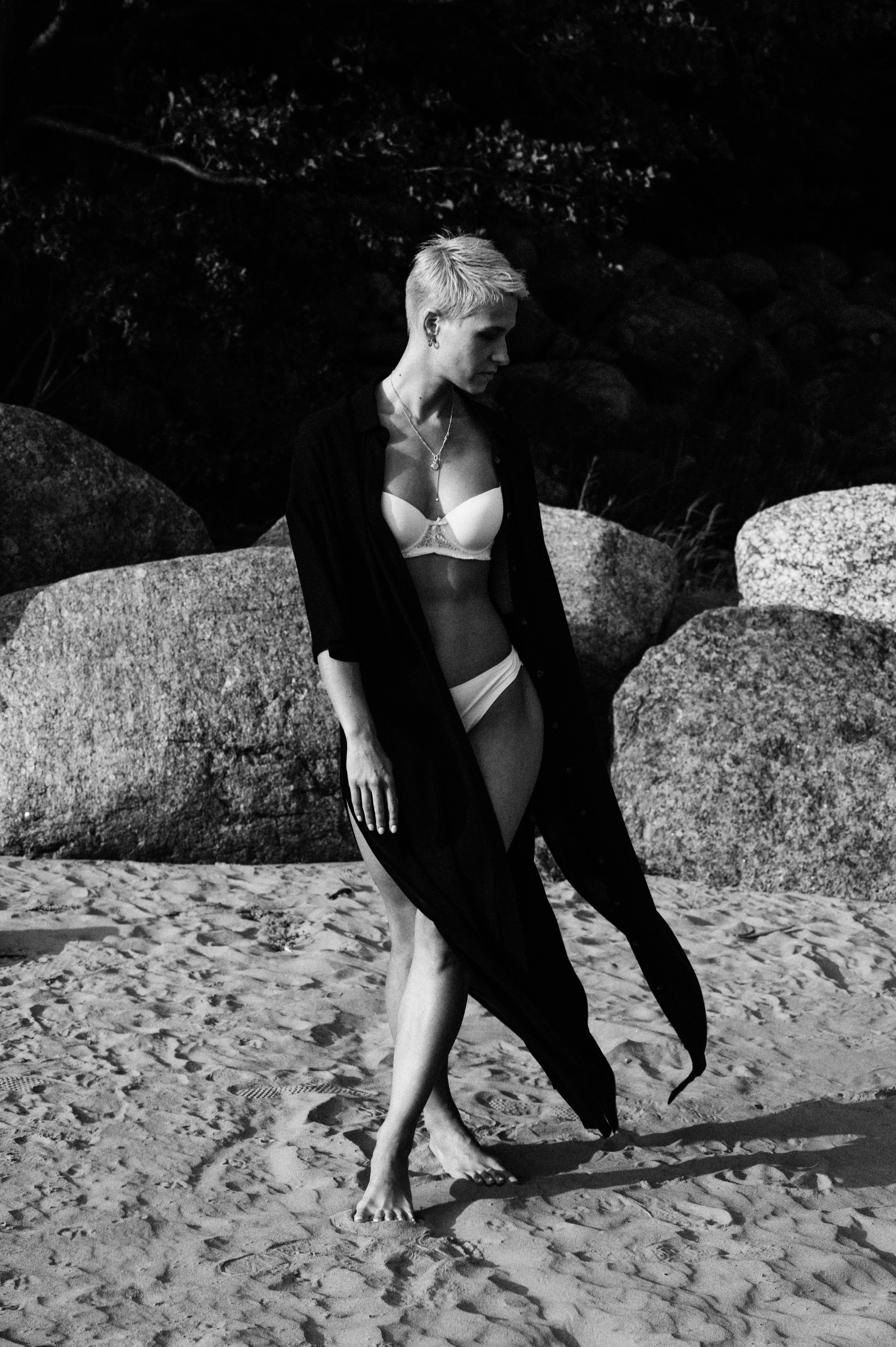 Алина. Профессиональный фотограф беременности в СПБ. Стильные фотосессии беременности в стиле минимализм и классическая фотография