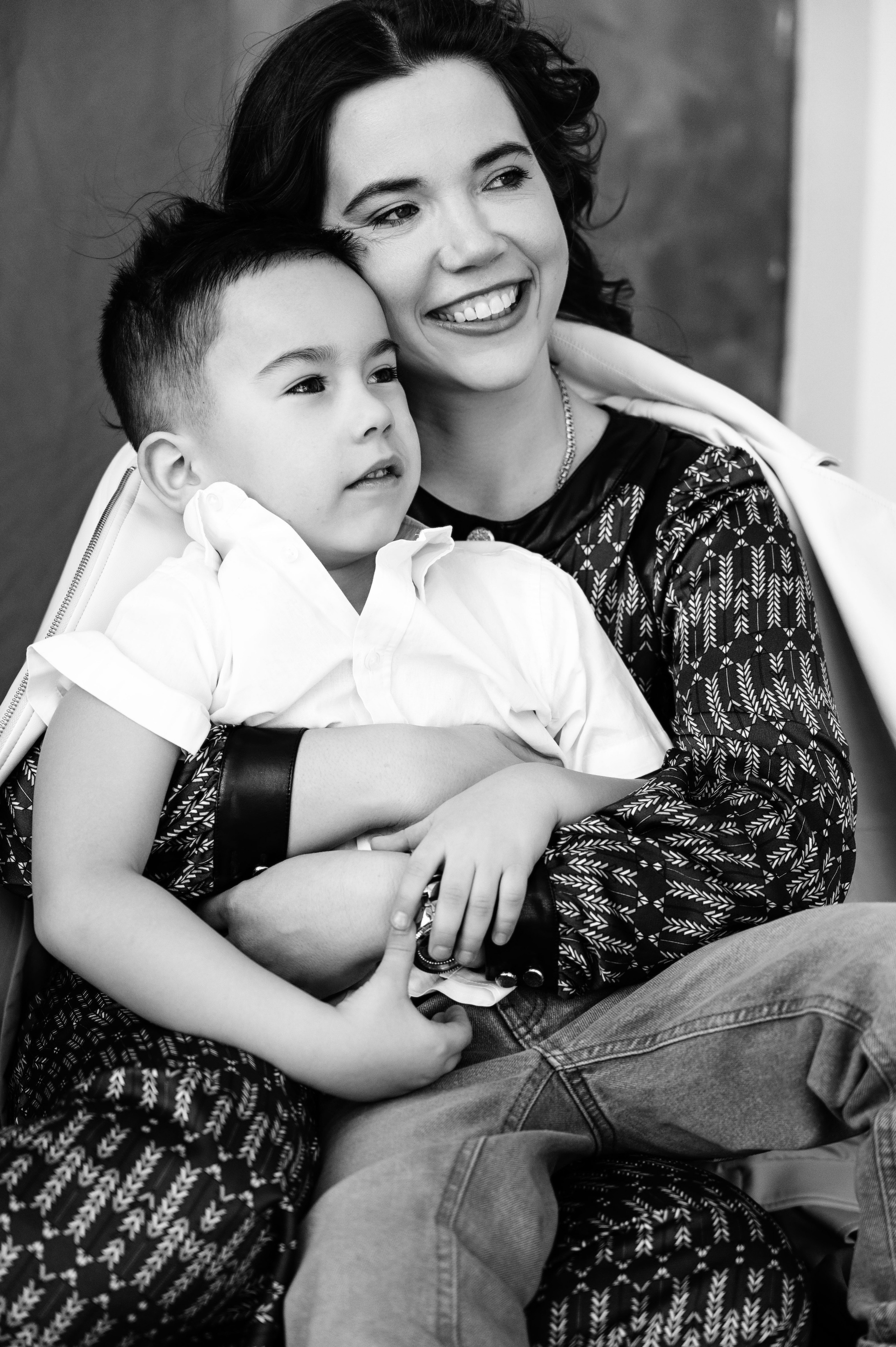 Семейная фотосессия в Санкт-Петербурге от Маргариты Ивановой — душевные кадры с детьми и родителями, помощь в подборе образов, стилист, виза. Профессиональный фотограф беременности в СПБ. Стильные фотосессии беременности в стиле минимализм и классическая фотография