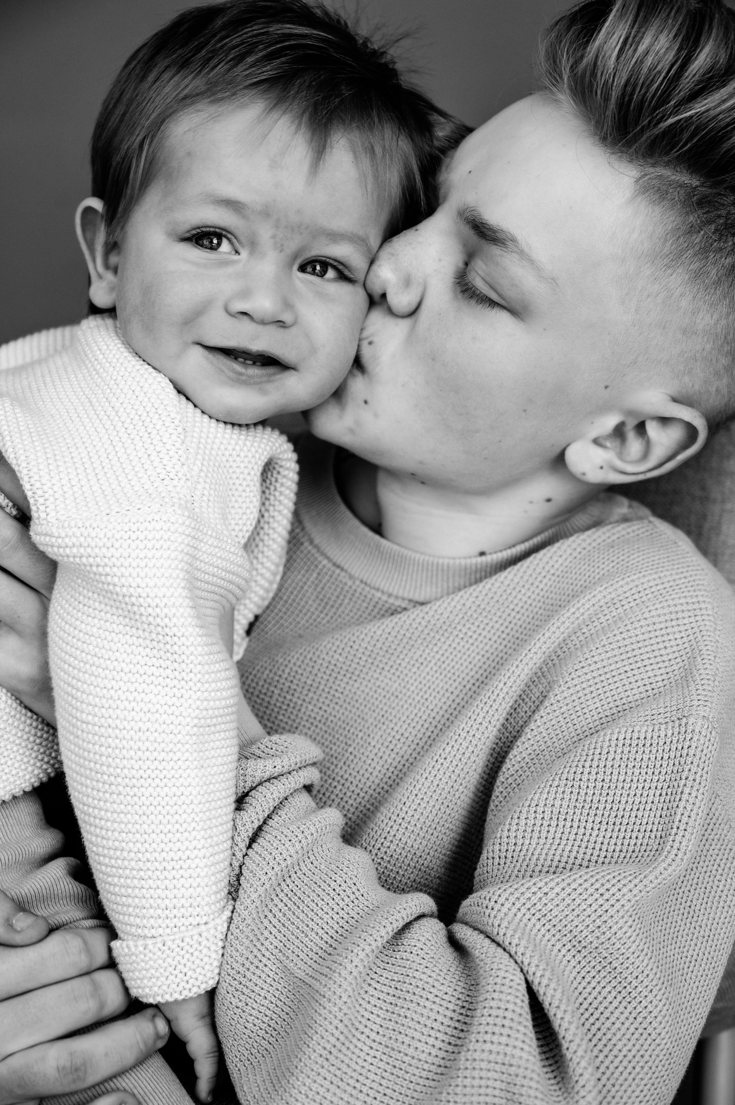 Олеся. Профессиональный фотограф беременности в СПБ. Стильные фотосессии беременности в стиле минимализм и классическая фотография