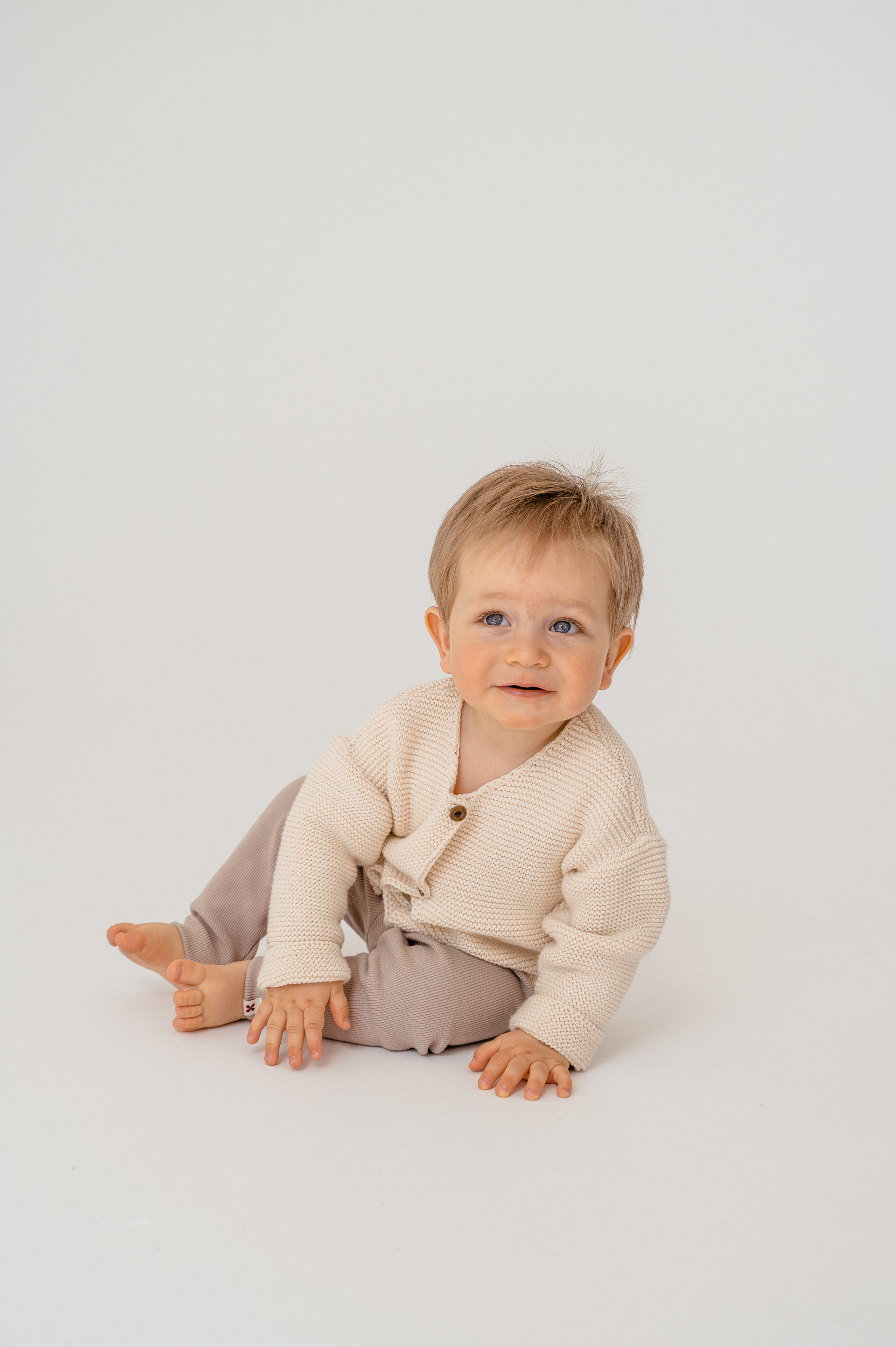 Олеся. Профессиональный фотограф беременности в СПБ. Стильные фотосессии беременности в стиле минимализм и классическая фотография