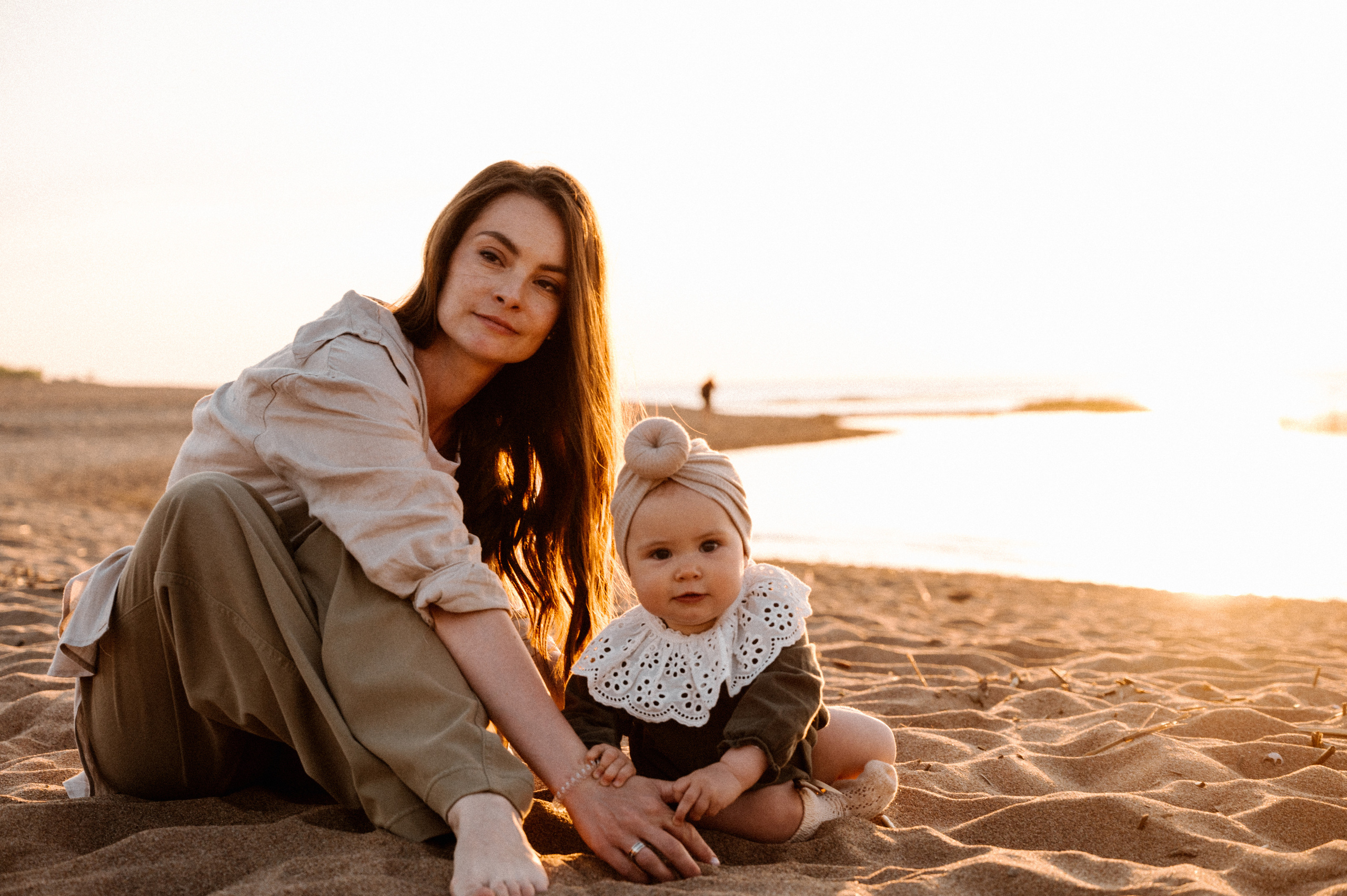 Ира, Игорь и Полина. Профессиональный фотограф беременности в СПБ. Стильные фотосессии беременности в стиле минимализм и классическая фотография