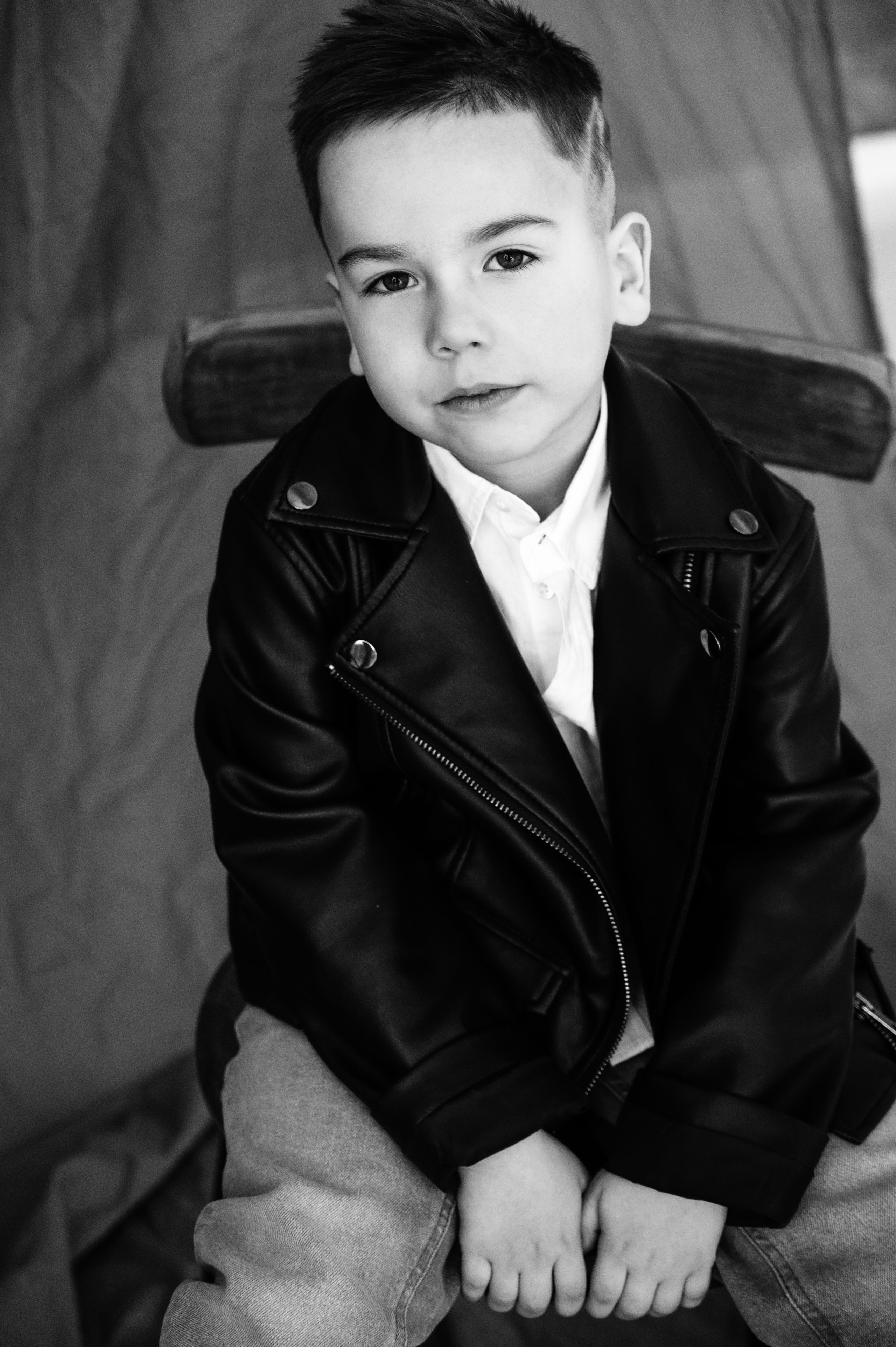 Семейная фотосессия в Санкт-Петербурге от Маргариты Ивановой — душевные кадры с детьми и родителями, помощь в подборе образов, стилист, виза. Профессиональный фотограф беременности в СПБ. Стильные фотосессии беременности в стиле минимализм и классическая фотография