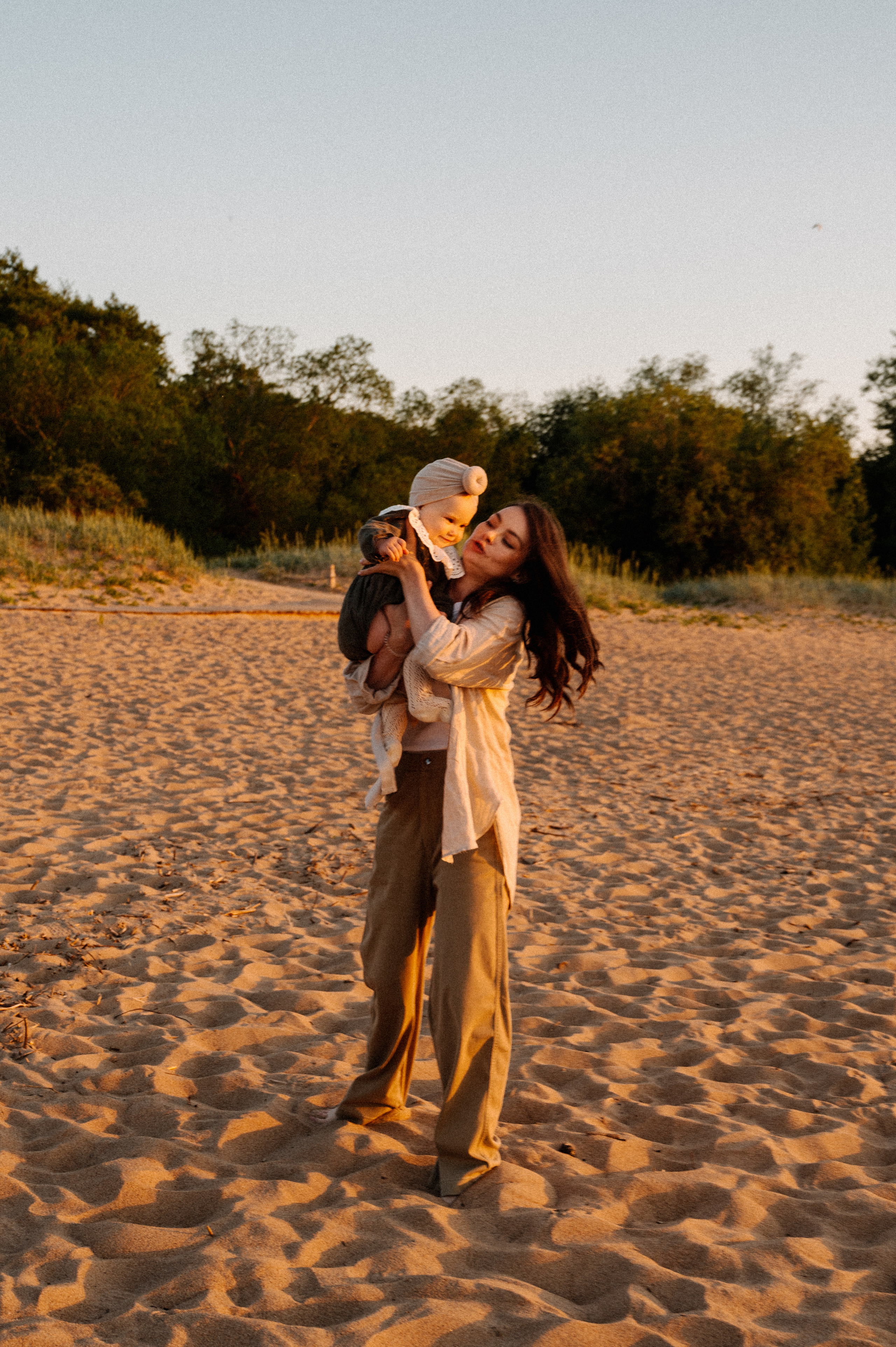 Ира, Игорь и Полина. Профессиональный фотограф беременности в СПБ. Стильные фотосессии беременности в стиле минимализм и классическая фотография