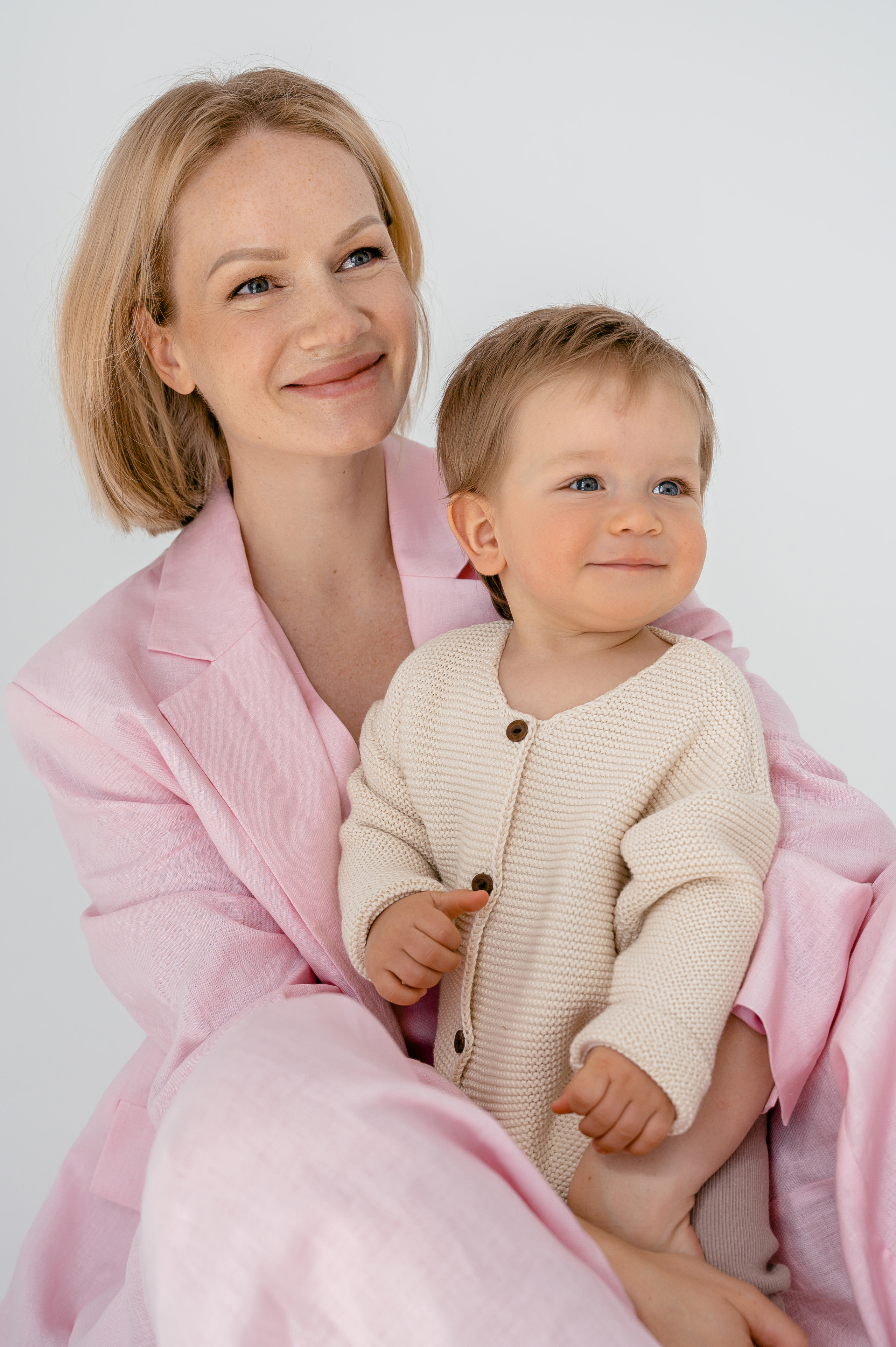 Олеся. Профессиональный фотограф беременности в СПБ. Стильные фотосессии беременности в стиле минимализм и классическая фотография