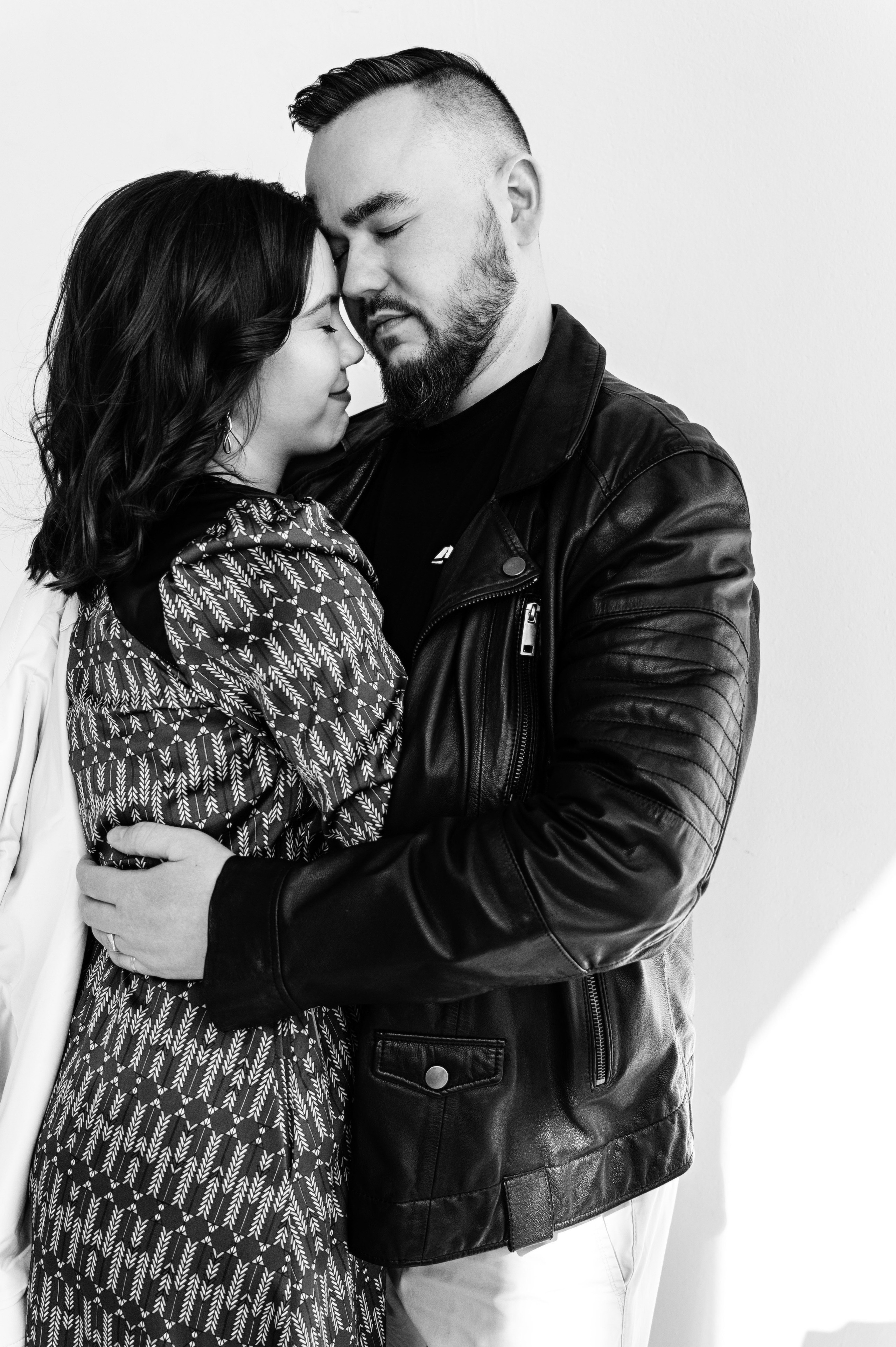 Семейная фотосессия в Санкт-Петербурге от Маргариты Ивановой — душевные кадры с детьми и родителями, помощь в подборе образов, стилист, виза. Профессиональный фотограф беременности в СПБ. Стильные фотосессии беременности в стиле минимализм и классическая фотография