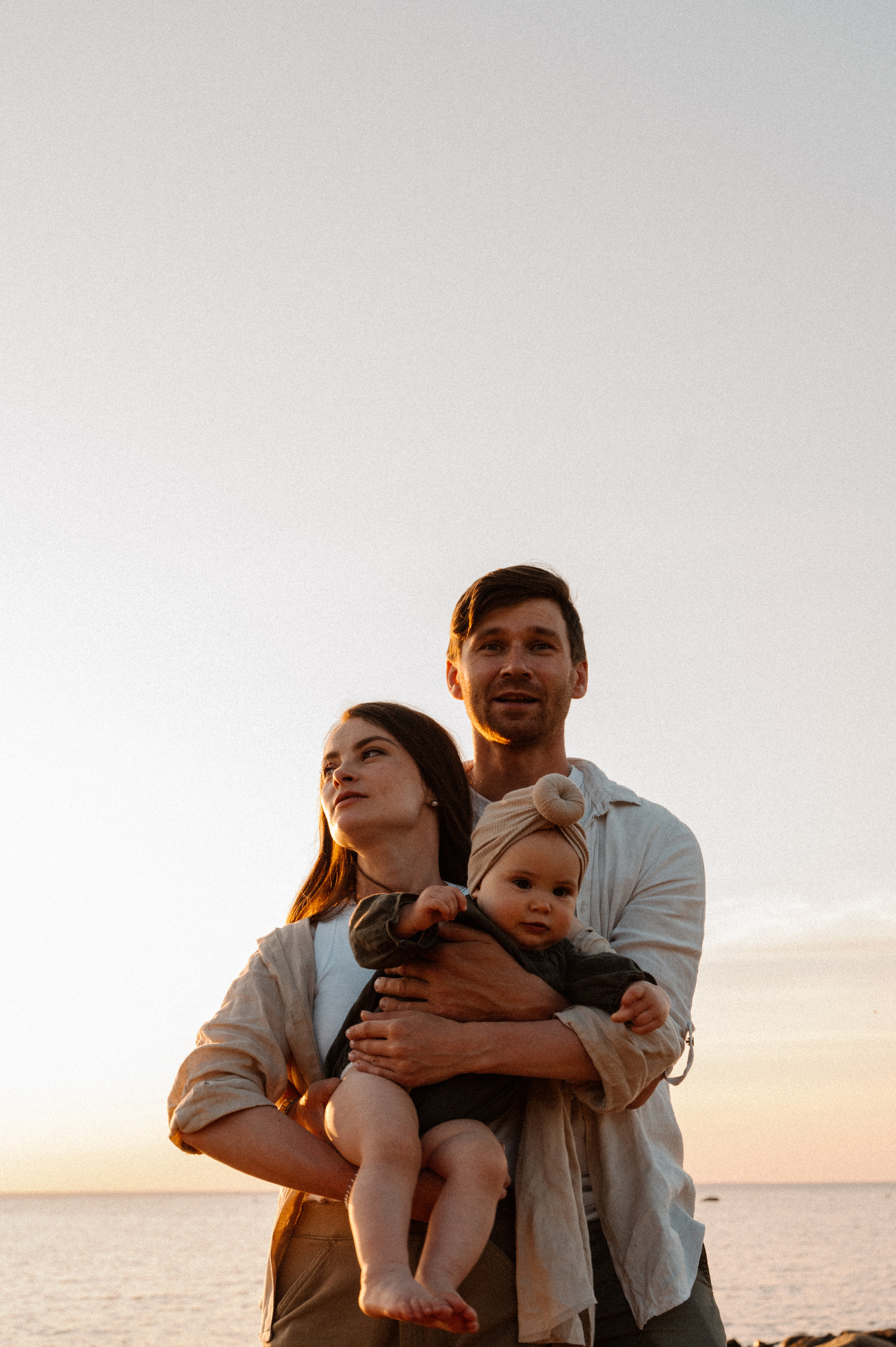 Ира, Игорь и Полина. Профессиональный фотограф беременности в СПБ. Стильные фотосессии беременности в стиле минимализм и классическая фотография