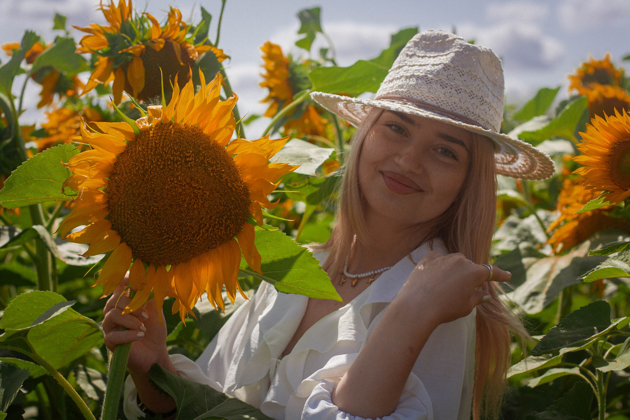 Настроение: уйти в поле с подсолнухами. Портретный фотограф в Саратове
