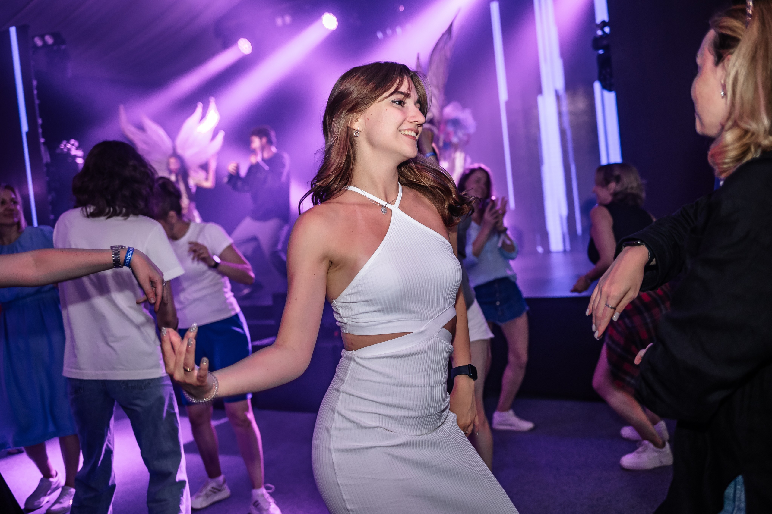 Выездной фотограф заказать в Спб (Санкт-Петербурге) и Ленинградской области