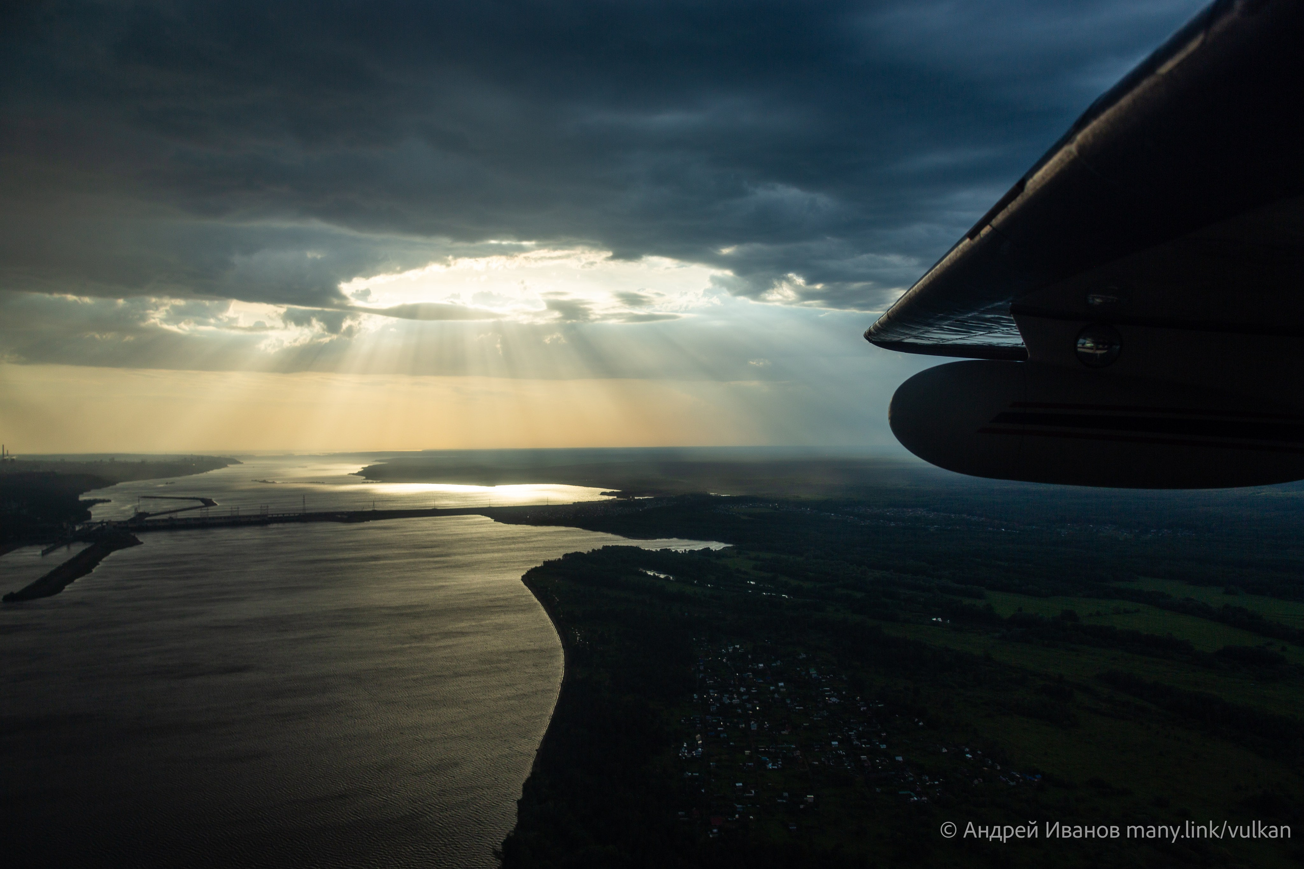 Полёт на Иссык-Куль — конференция Кругосветчиков (2025г). Фотоальбом показывающий увлекательный мир авиации и мир медведей Андрея Иванова