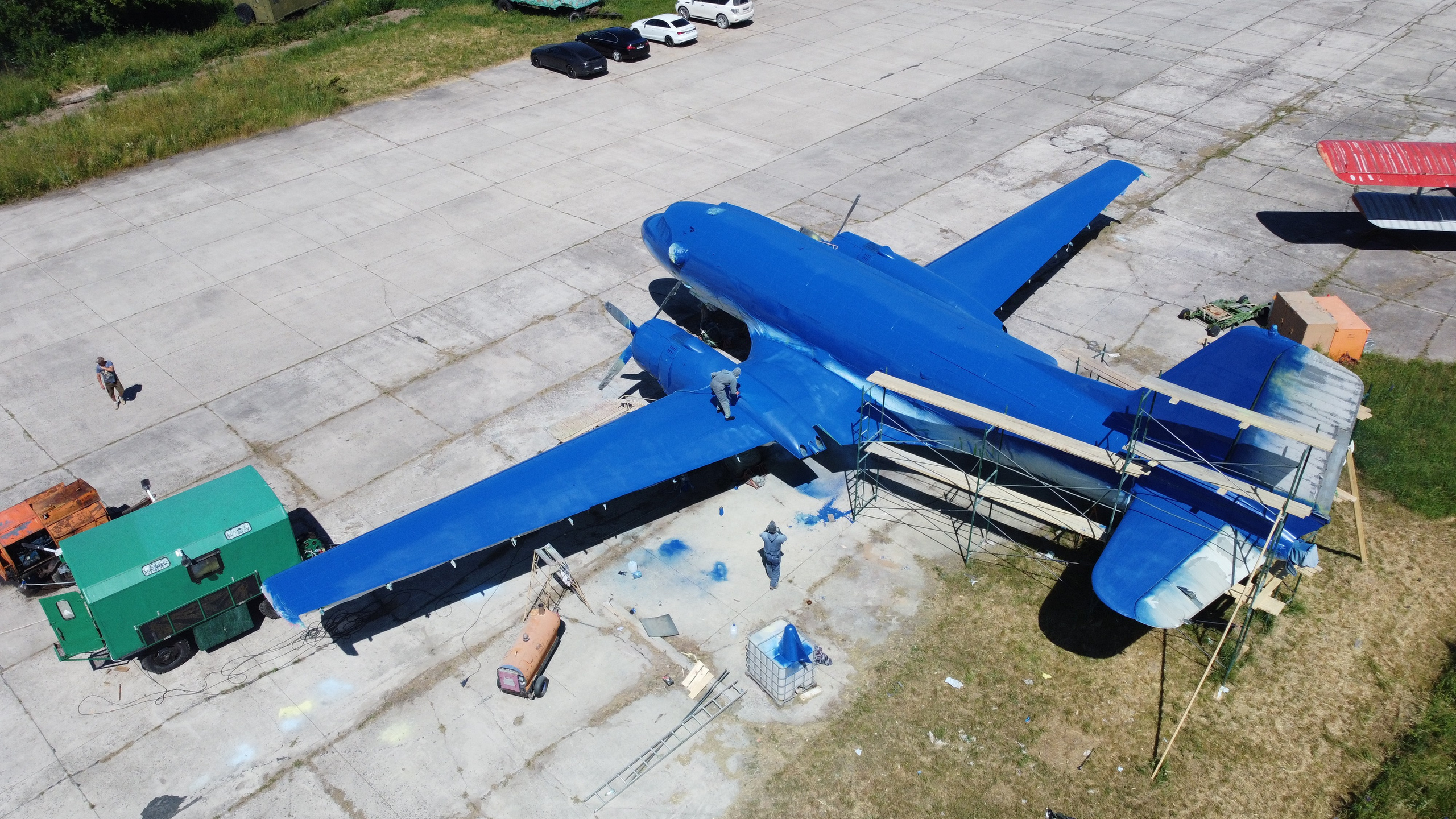 Ил-14Т «Голубая Мечта» — покраска (2022г). Фотоальбом показывающий увлекательный мир авиации и мир медведей Андрея Иванова