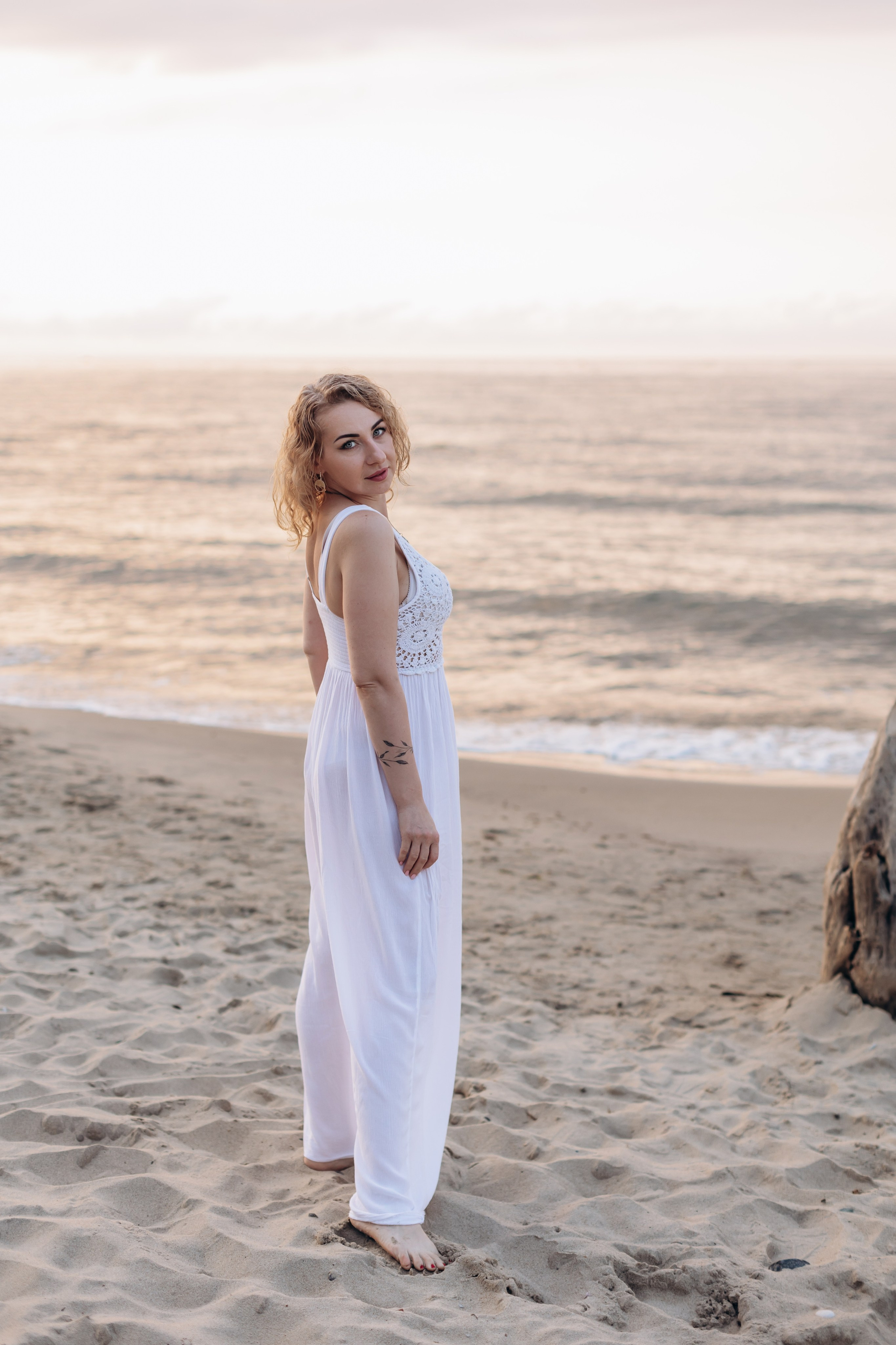 Подруги Отрадное море лето закат. Фотограф в Калининграде свадебная фотография, репортажная, фотосессии