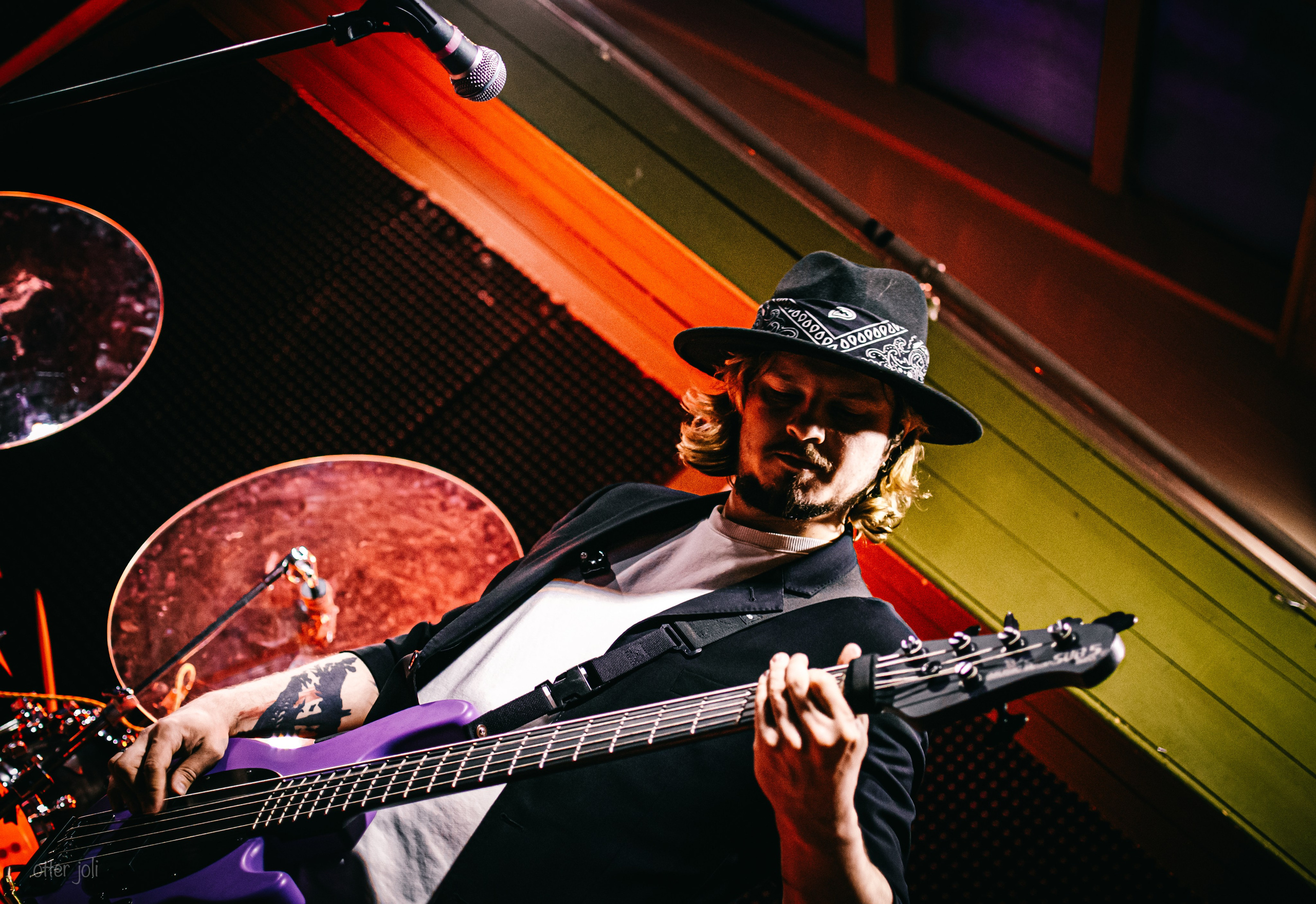 Голова Муэссы | Китайский лётчик Джао Да. Концертный репортёр Валерия Сафина