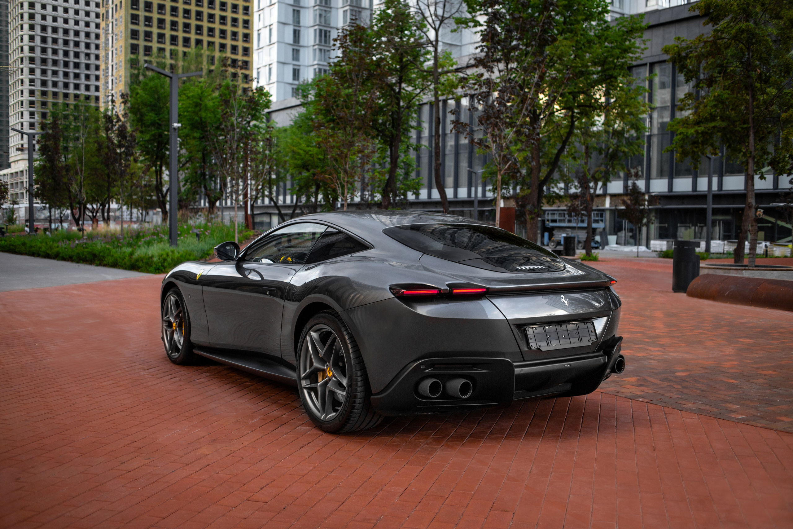 Ferrari Roma. Автомобильный фотограф в Москве Андрей Емельянов