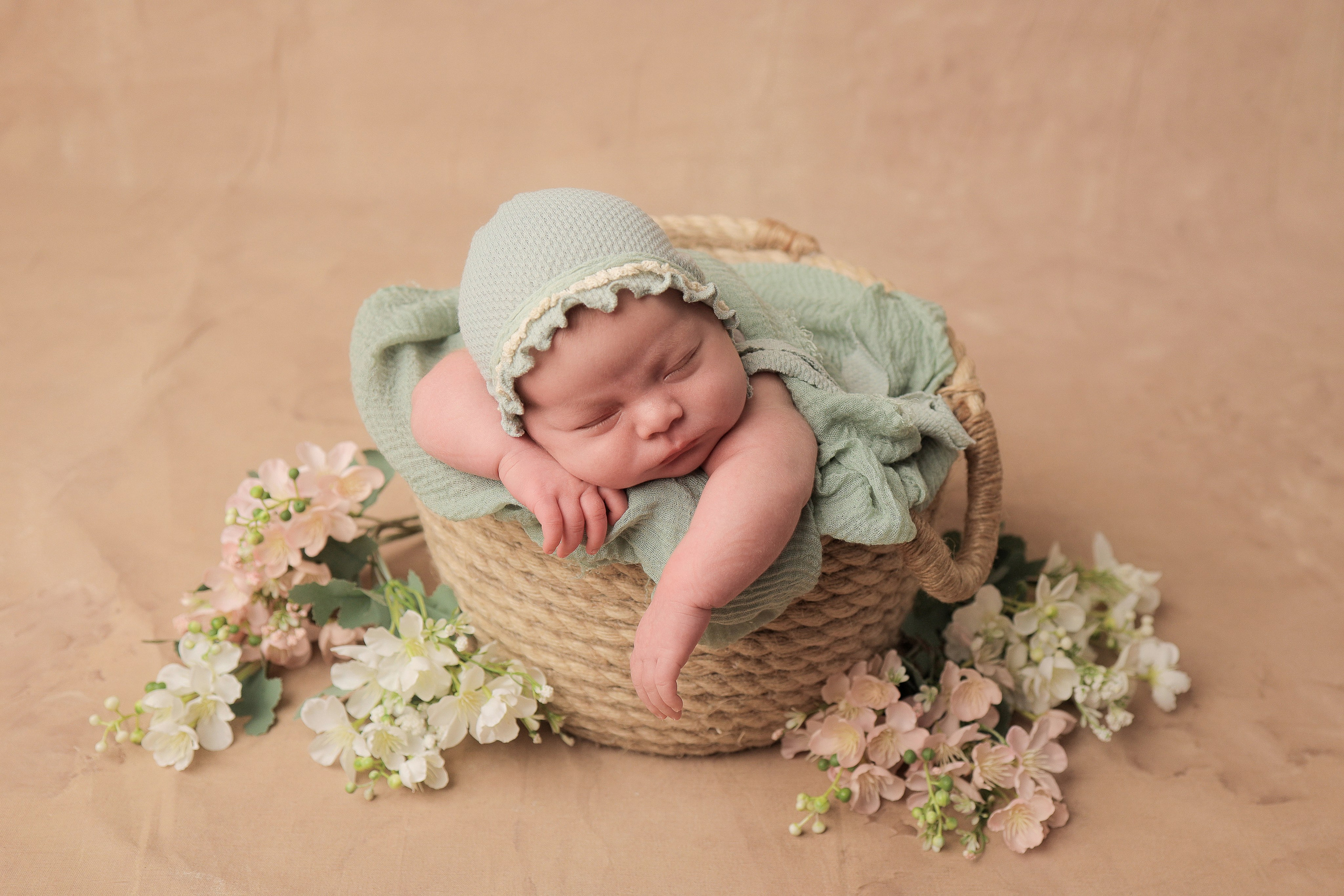 Новорожденные девочки. Фотограф новорожденных в Новокузнецке Анна Горошникова
