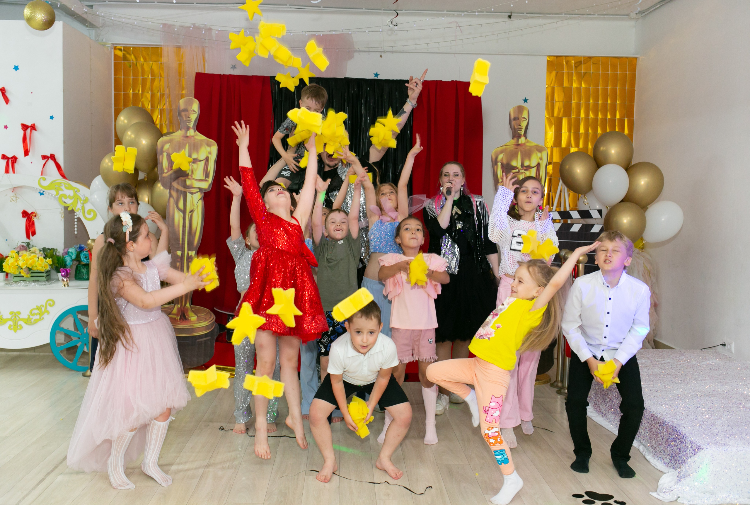 Выпускные и Утренники. Фотограф новорожденных и семейный фотограф НСО г. Бердск Марина Львова